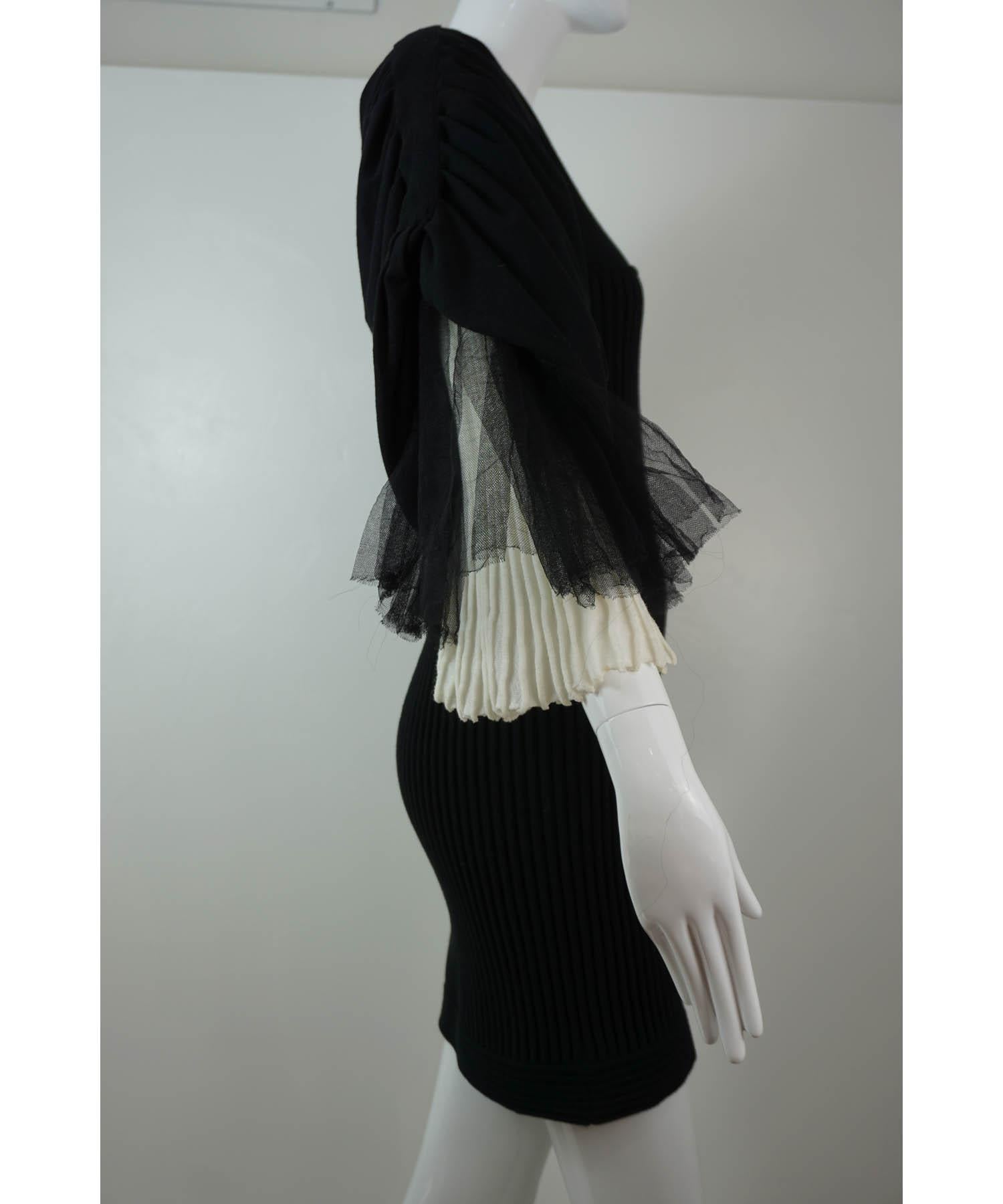 Chanel 2009 Puff Sleeve Knit Dress In Excellent Condition For Sale In Carmel, CA