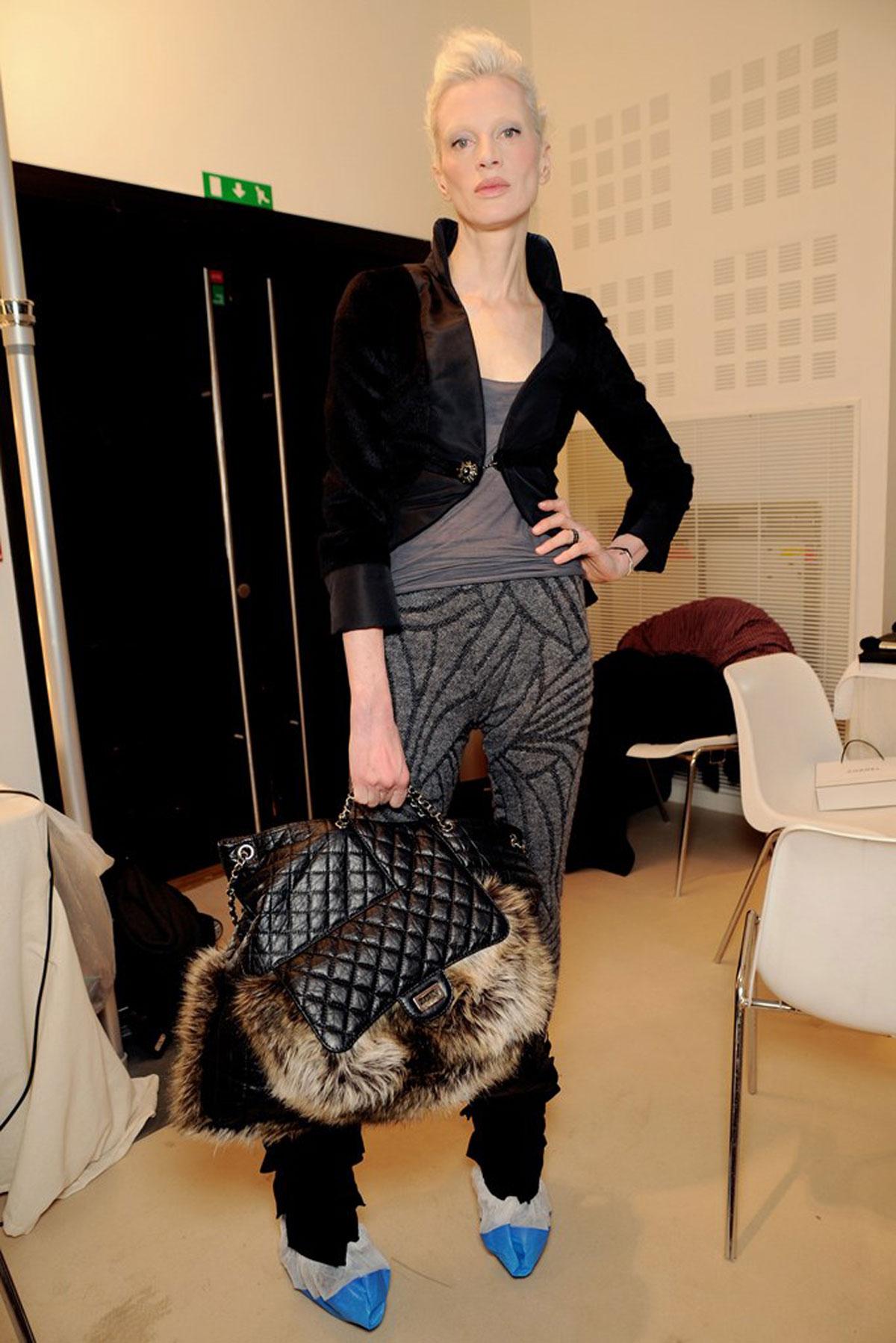 Black Chanel 2009 Rare Fantasy Cabas Faux Fur Winter XL Cabas Tote Shoulder Bag For Sale