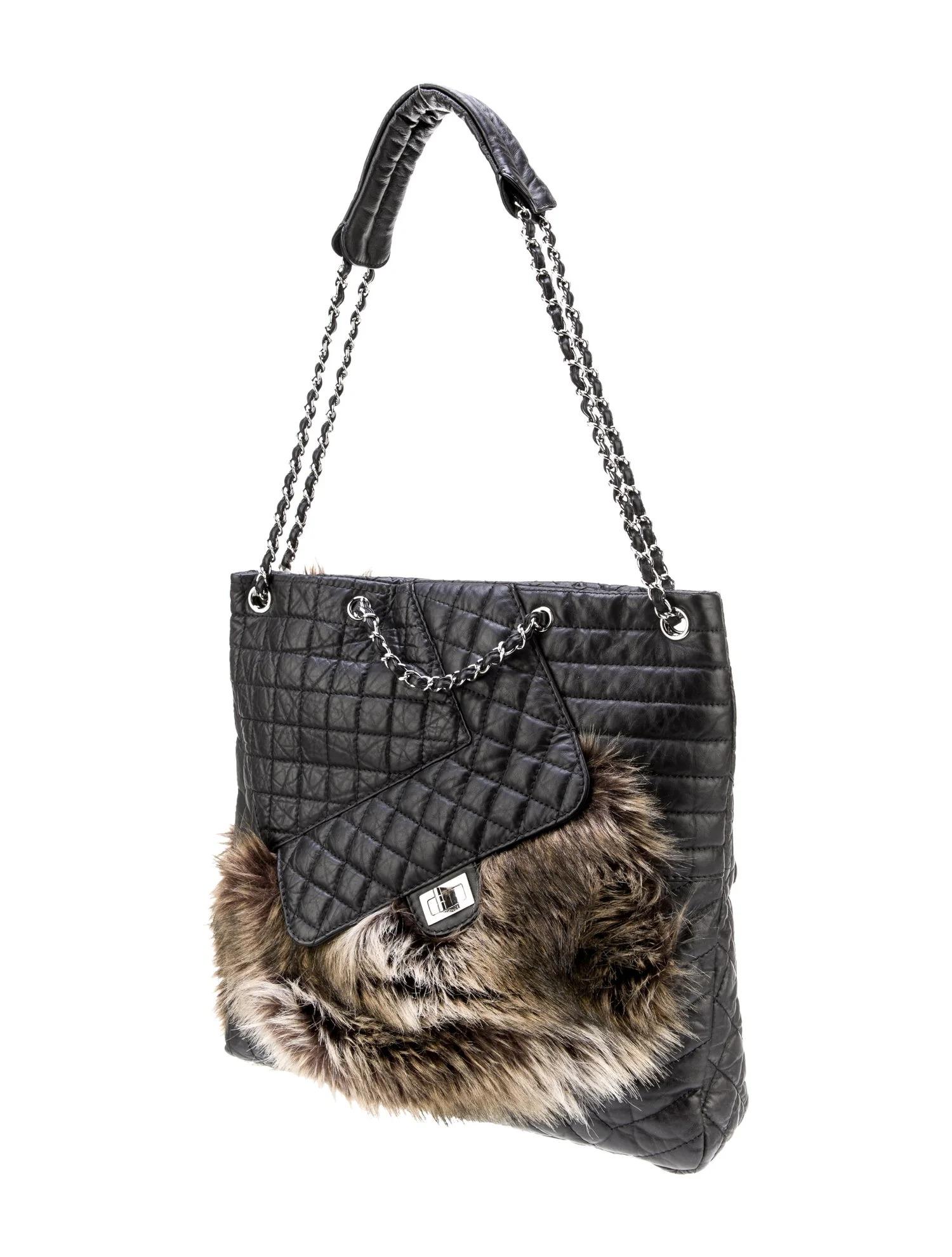 Chanel 2009 Rare Fantasy Cabas Faux Fur Winter XL Cabas Tote Shoulder Bag For Sale 1