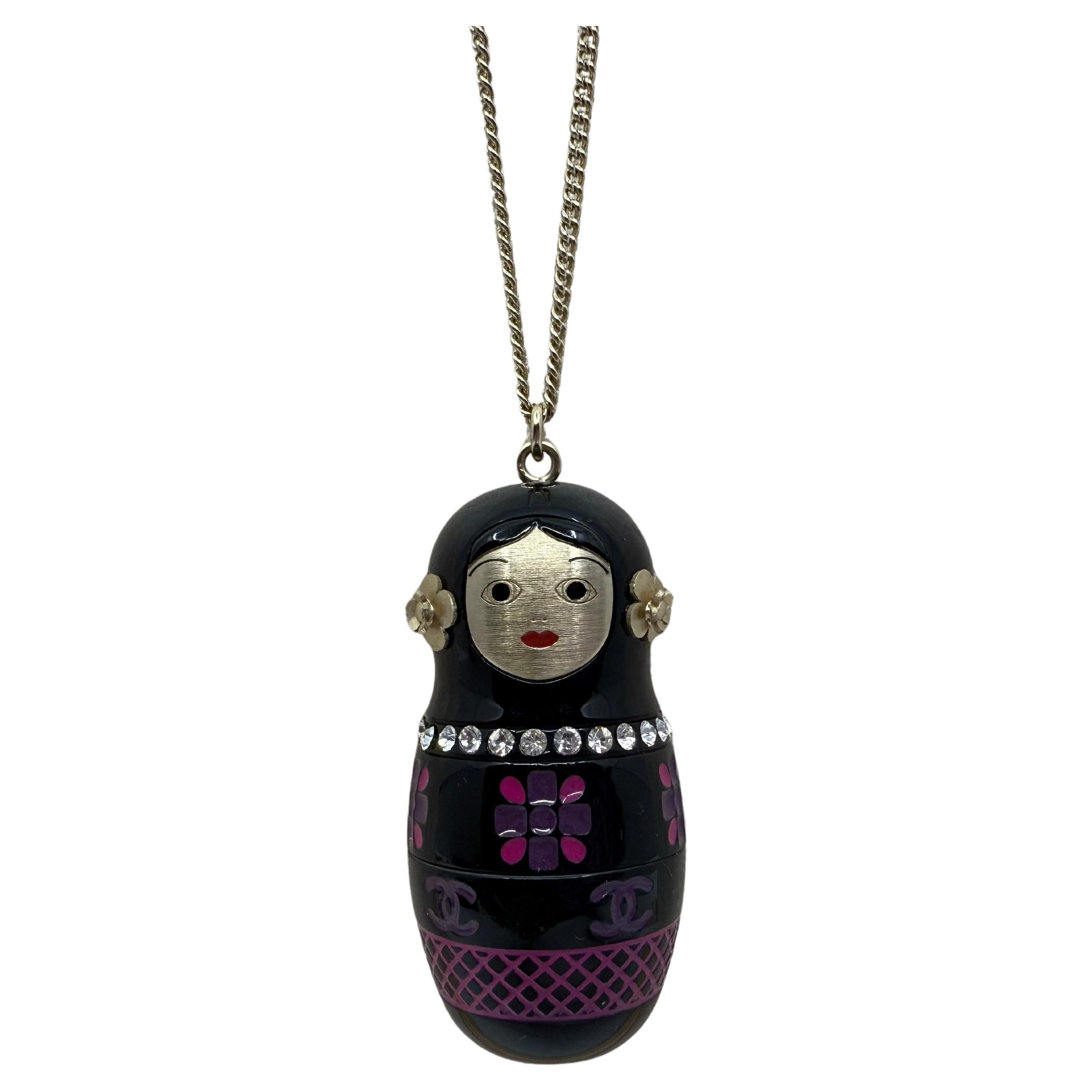 Chanel 2009 Raro Collar Colgante Relicario Muñeca Rusa Tamaño grande
