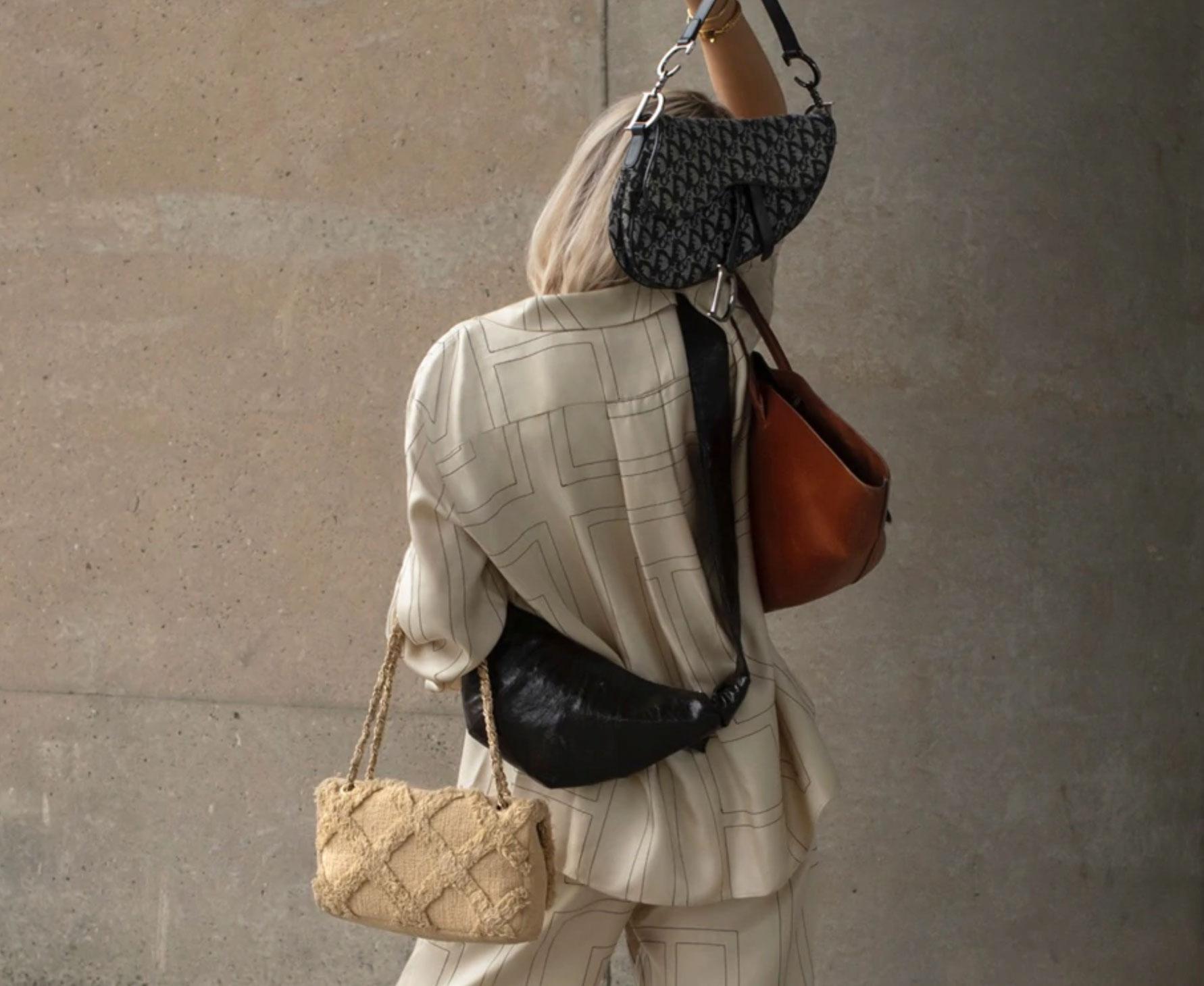 Chanel 2009 Kleine Größe Beige Tweed Fransen organische Häkelarbeit Nature Flap Bag im Angebot 1