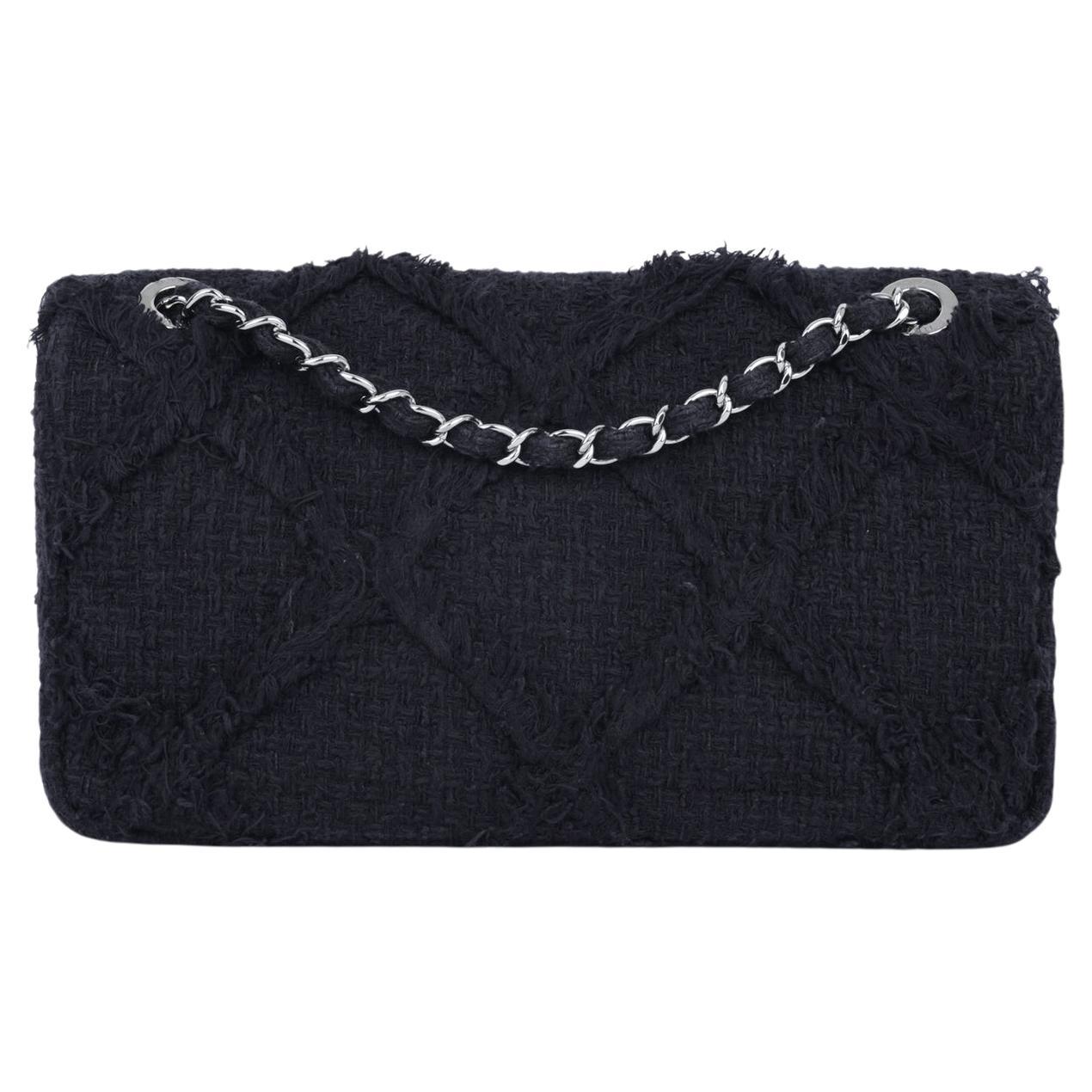 Chanel 2009 Small Sized Beige Tweed Fringe Organic Crochet Nature Flap Bag In Good Condition For Sale In Miami, FL