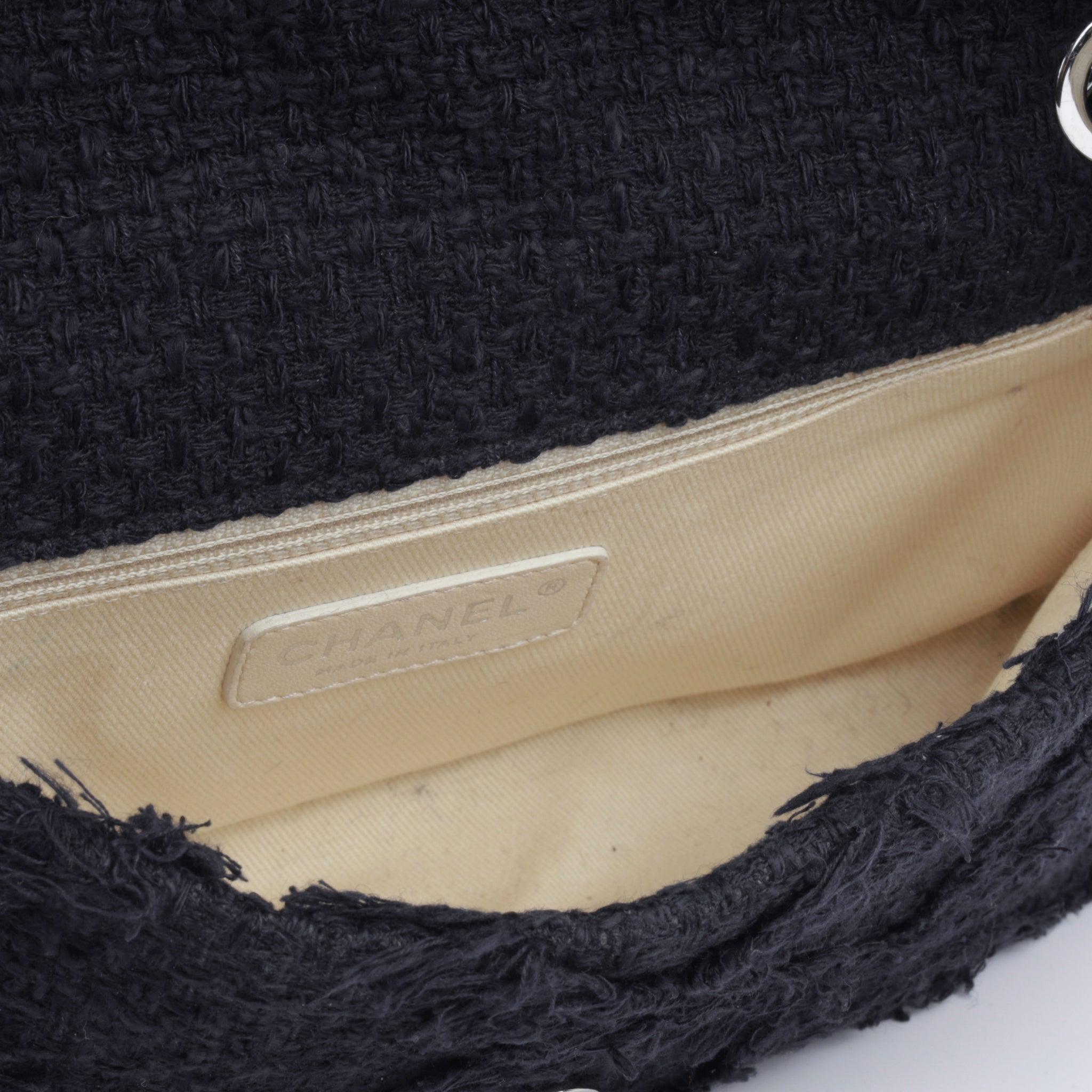 Chanel 2009 Small Sized Beige Tweed Fringe Organic Crochet Nature Flap Bag For Sale 3