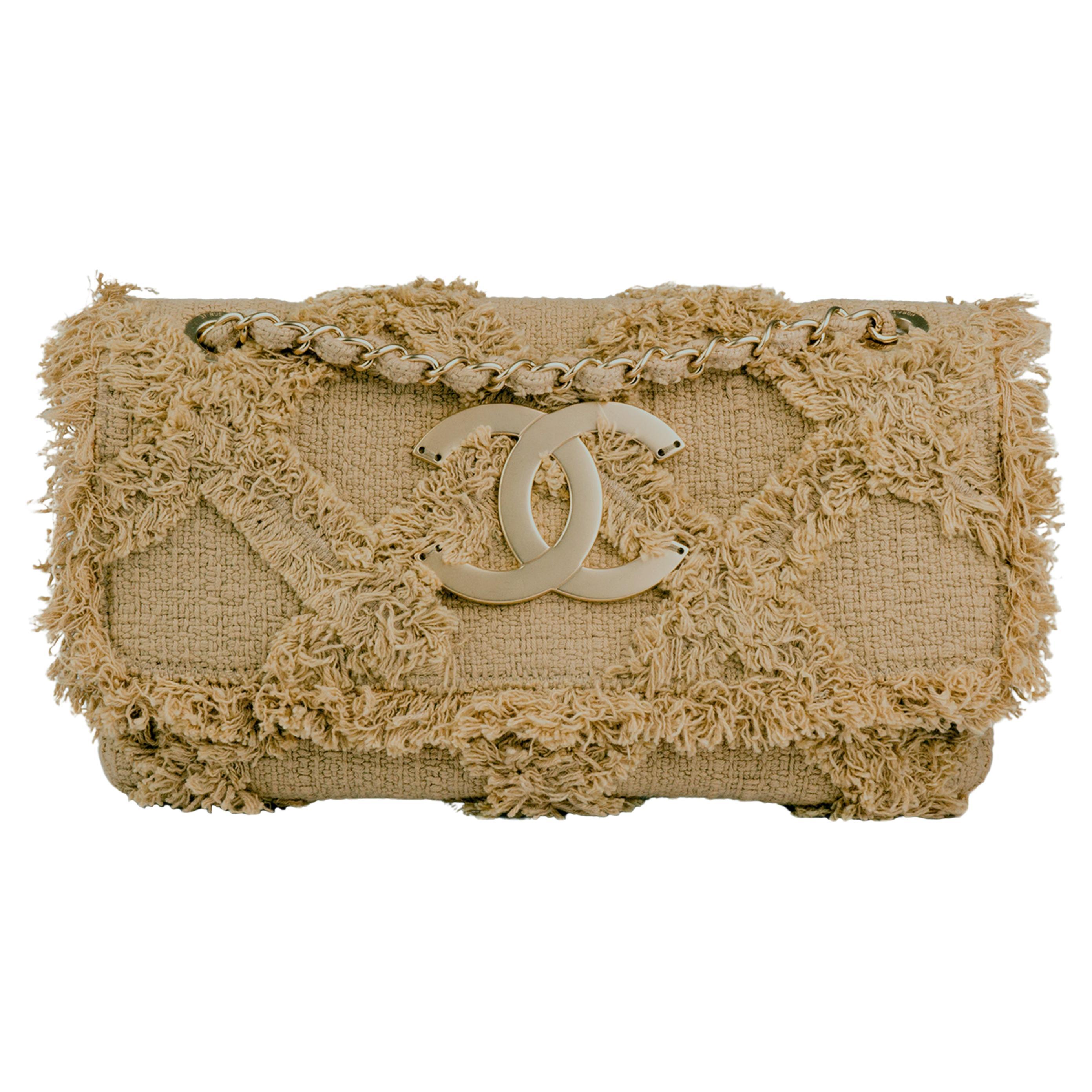 Chanel 2009 Small Sized Beige Tweed Fringe Organic Crochet Nature Flap Bag en vente