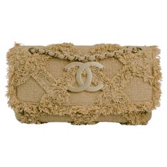Chanel 2009, borsa piccola in tweed beige con frange e uncinetto organico Nature, con patta