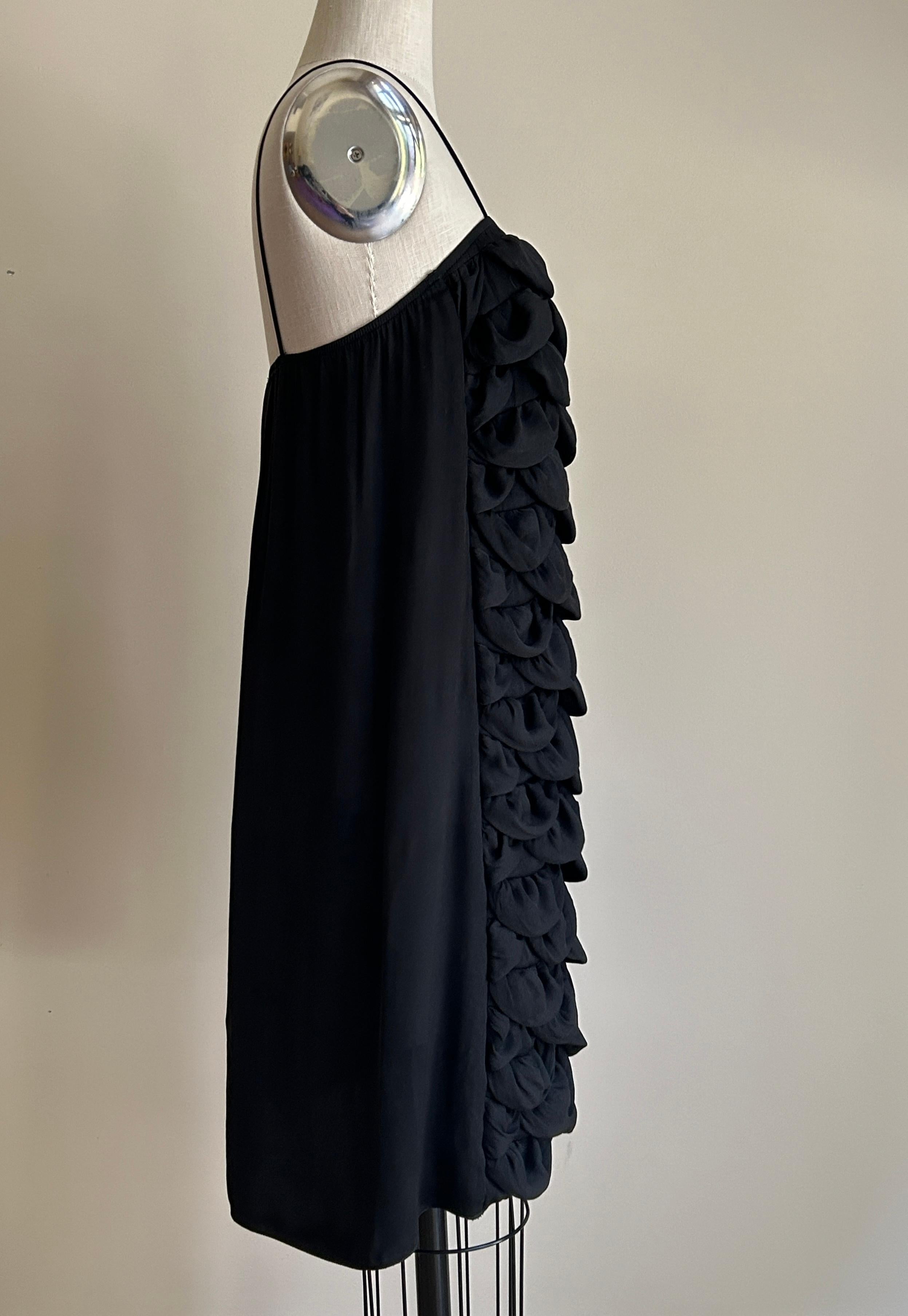 Noir Robe de bain texturée à pétales noires Chanel, Cruise 2009 en vente