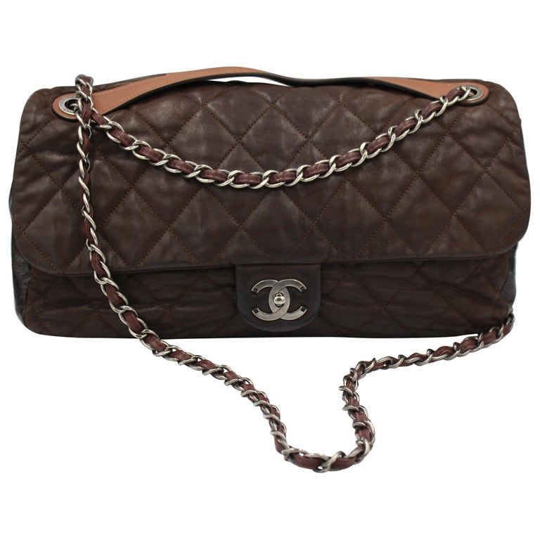 Chanel 2009 XL 2.55 Messenger Crossbody bag For Sale at 1stdibs