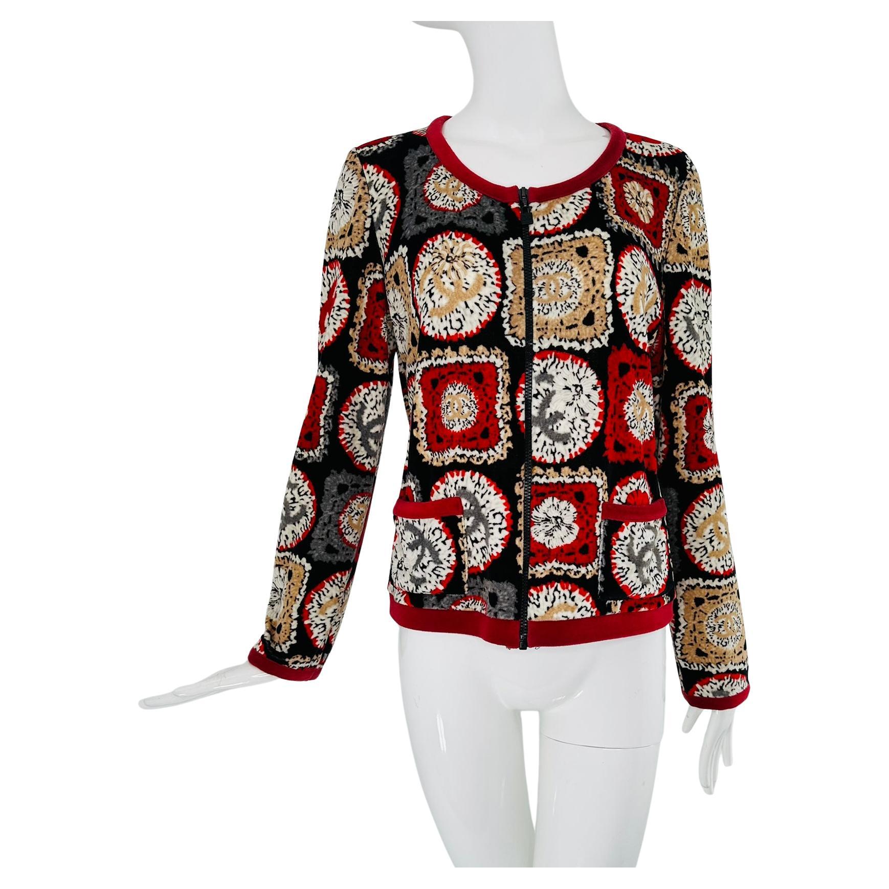 Chanel 2009P Red Black and White LOGO Stretch Cotton Velvet Zipper Front Jacket For Sale