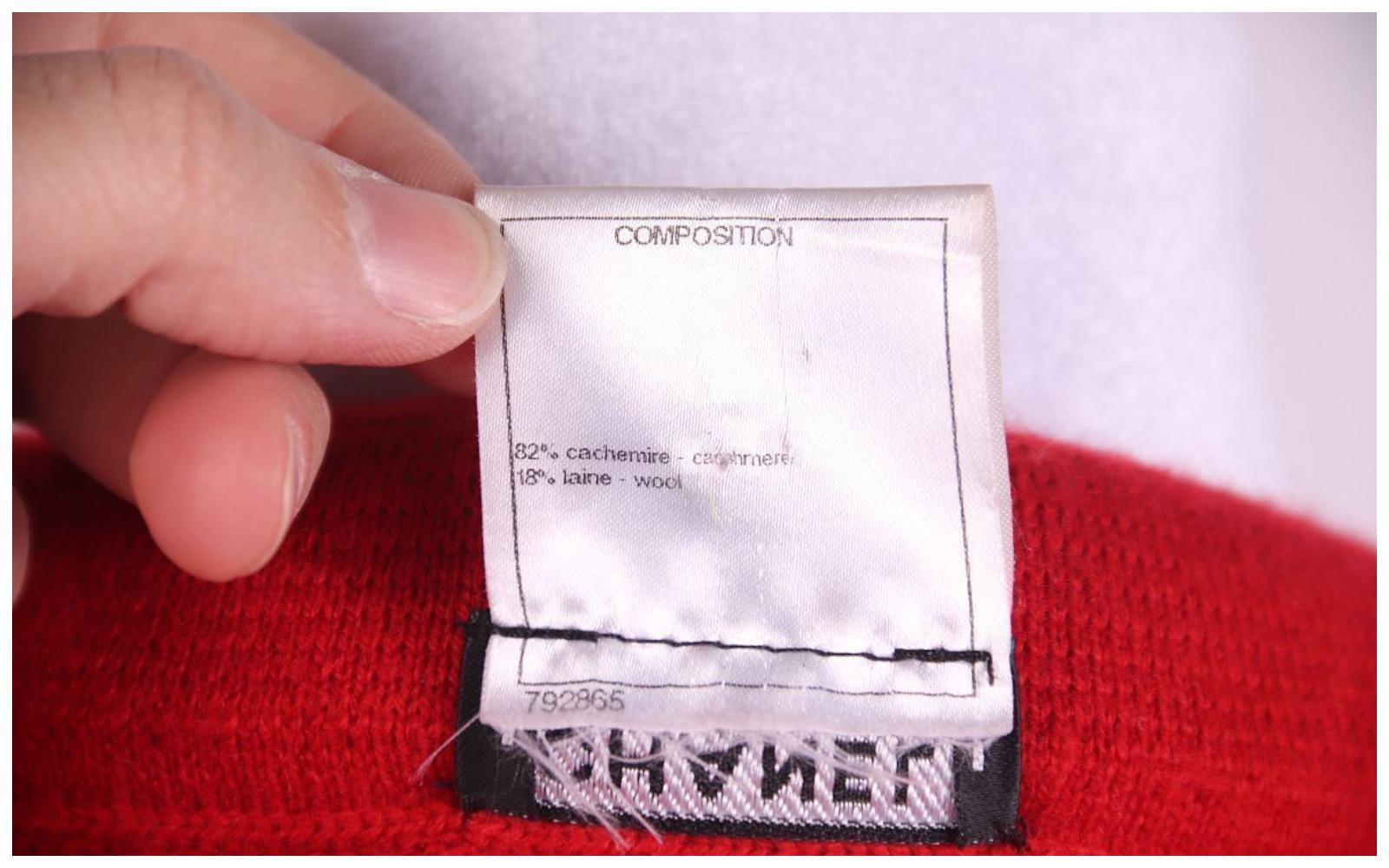 CHANEL 2010 10A Paris – Shanghai Karl Lagerfeld cashmere cardigan For Sale 7
