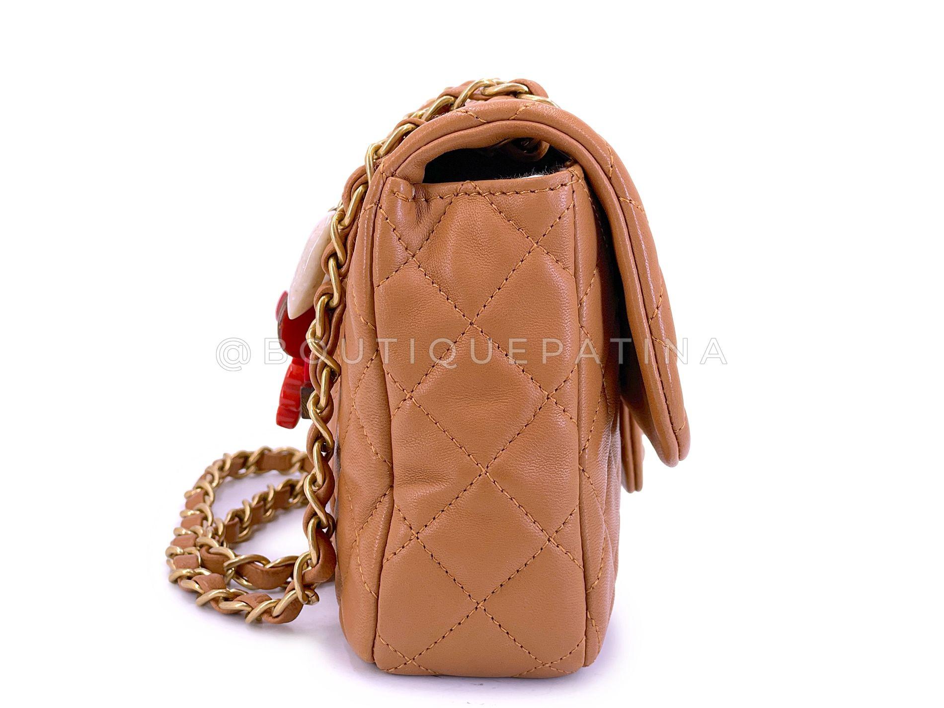 Chanel 2010 Beige Marine Charms Medium Flap Bag GHW 68537 In Excellent Condition In Costa Mesa, CA
