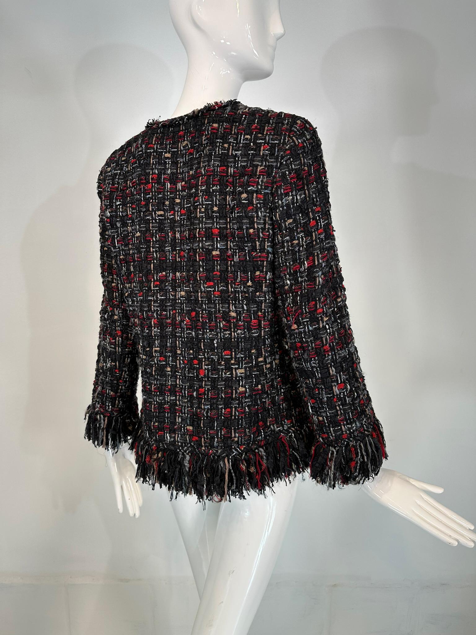 Chanel 2010 Negro Rojo Tan Chaqueta de tweed grueso con cremallera frontal y ribete de flecos 40 en venta 5