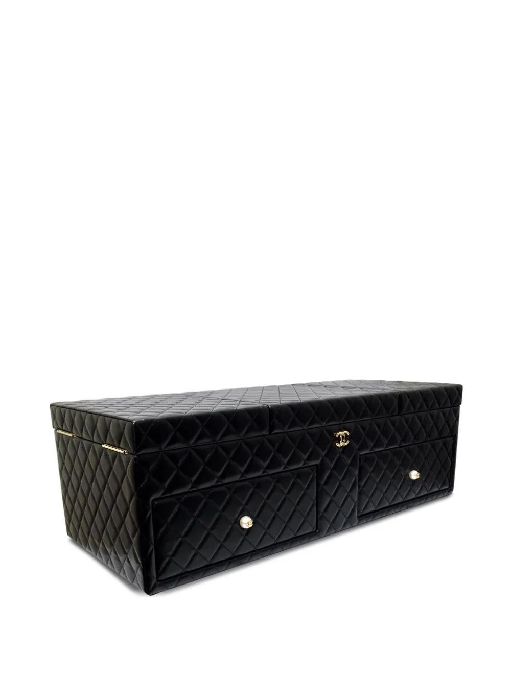 Chanel 2010 Diamond Quilted Lambskin Giant Jewelry Decor Case In Good Condition For Sale In Miami, FL