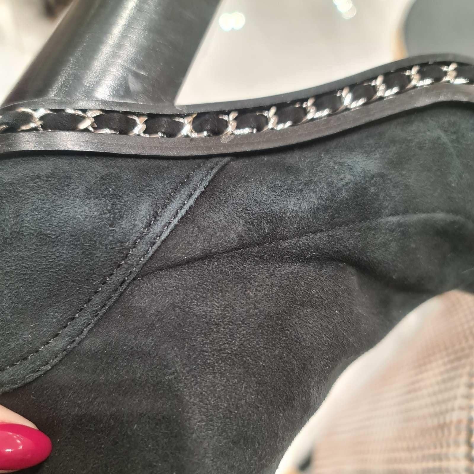 Chanel 2010 Logo CC Interlocking Stivali a calza in camoscio nero Sz.40 in vendita 1