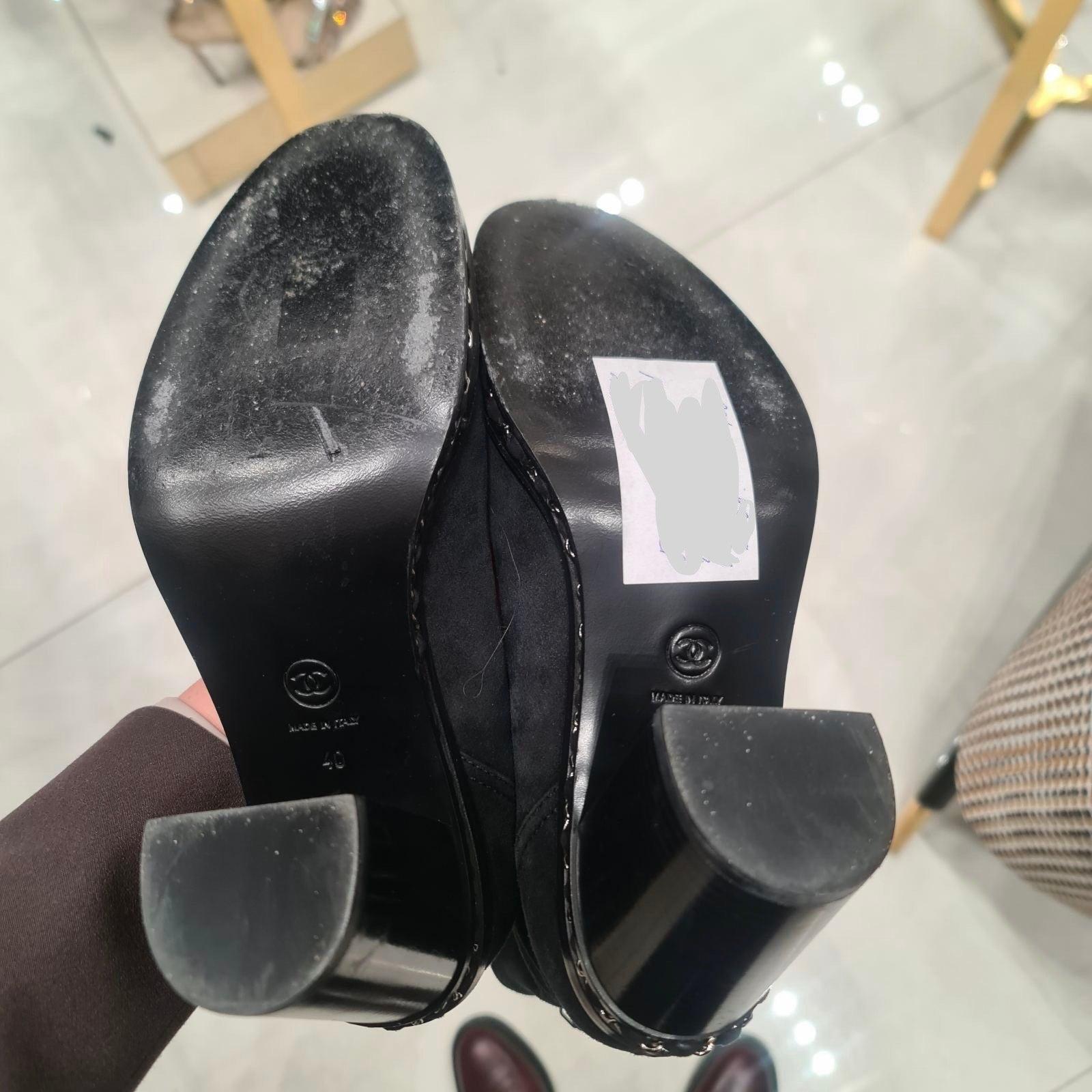 Chanel 2010 Logo CC Interlocking Stivali a calza in camoscio nero Sz.40 in vendita 2