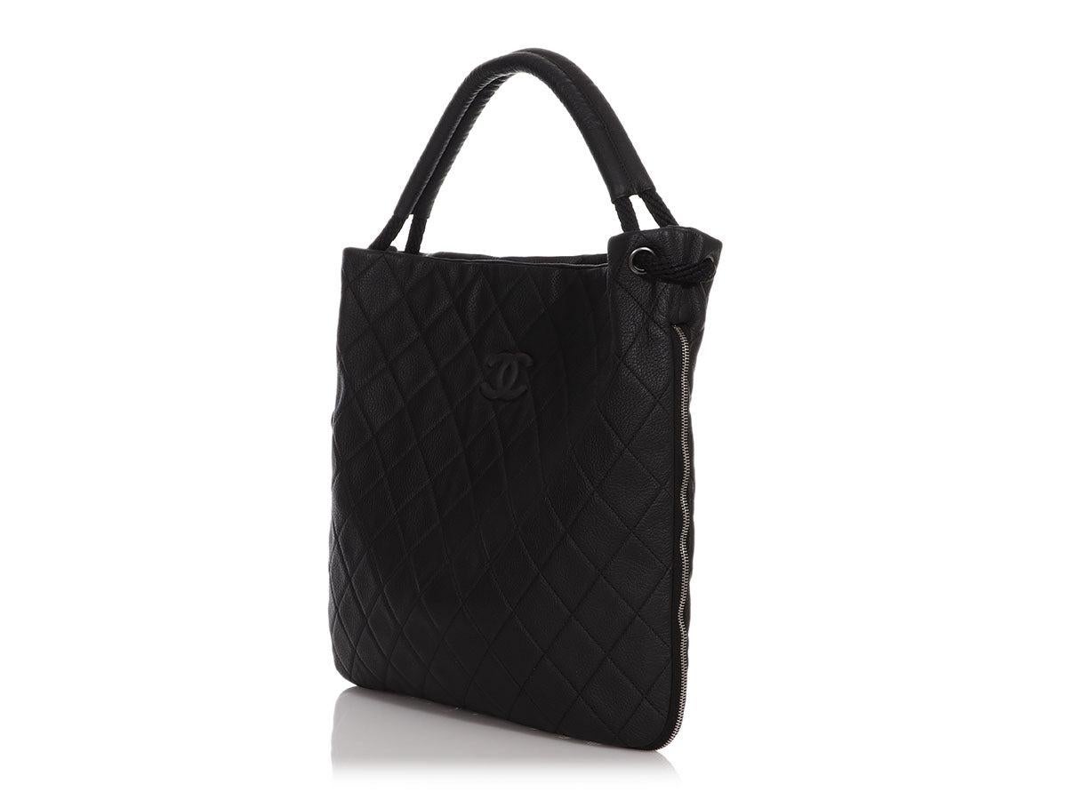 Chanel 2010 Large Boating Classic Shopper Zippered Expandable Hobo Tote Bag For Sale 2