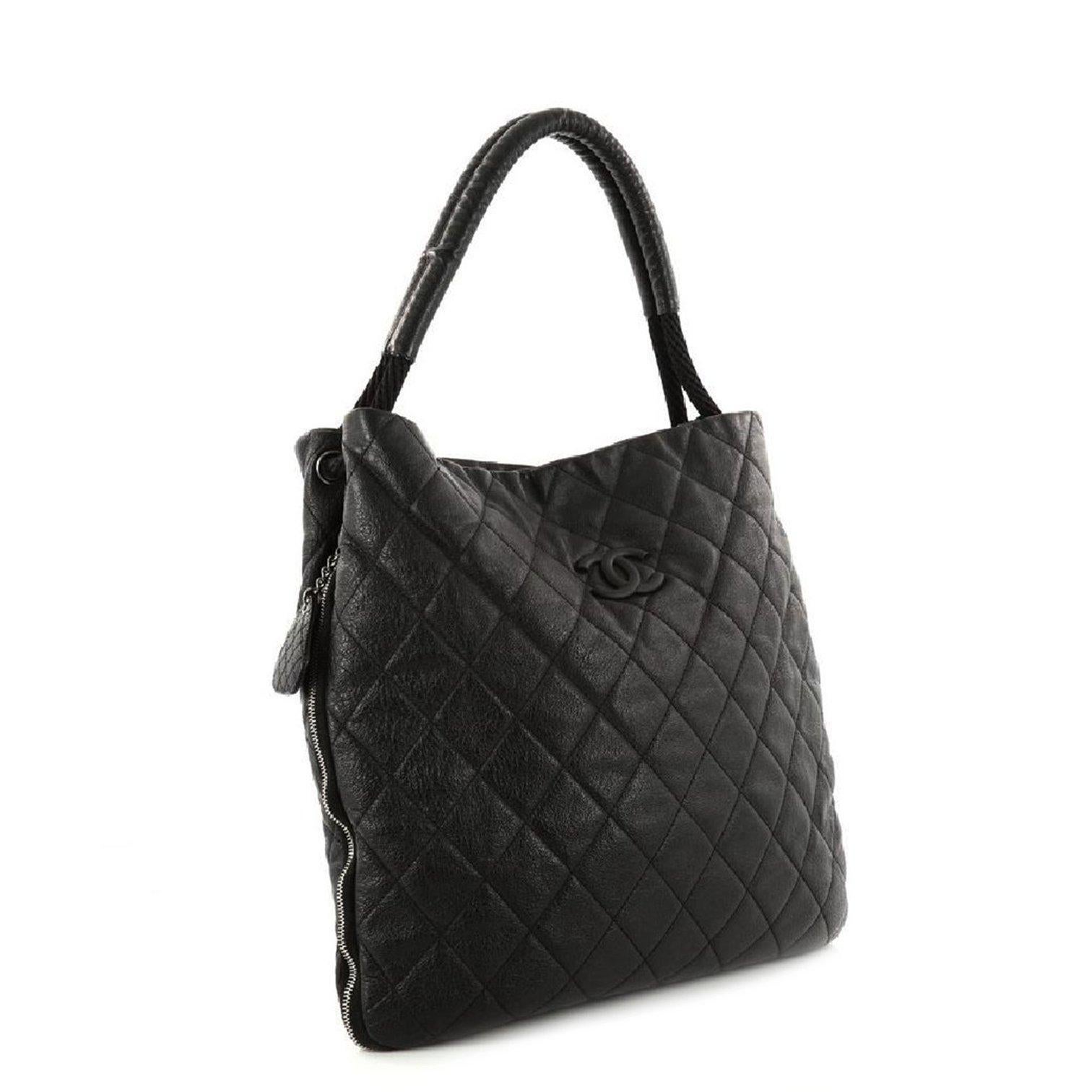 Chanel 2010 Large Boating Classic Shopper Zippered Expandable Hobo Tote Bag For Sale 3
