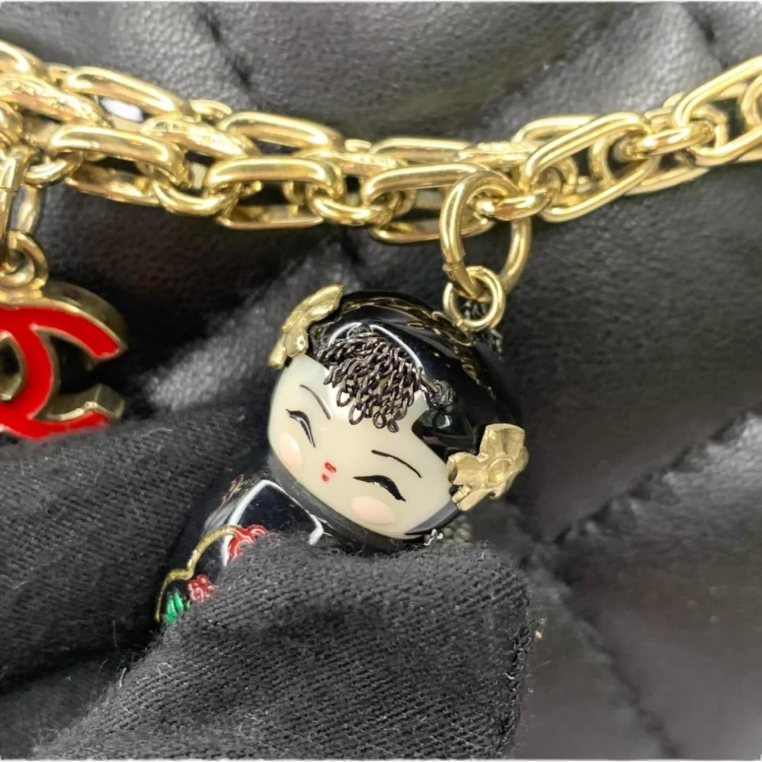 Chanel 2010 Paris Shanghai China Doll 2.55 Reissue Jumbo classic Flap bag in vendita 5