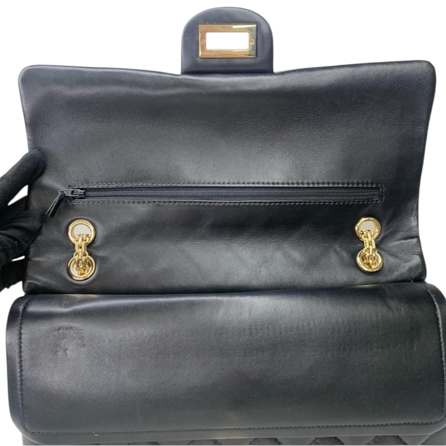 Chanel 2010 Paris Shanghai China Doll 2.55 Reissue Jumbo classic Flap bag in vendita 2