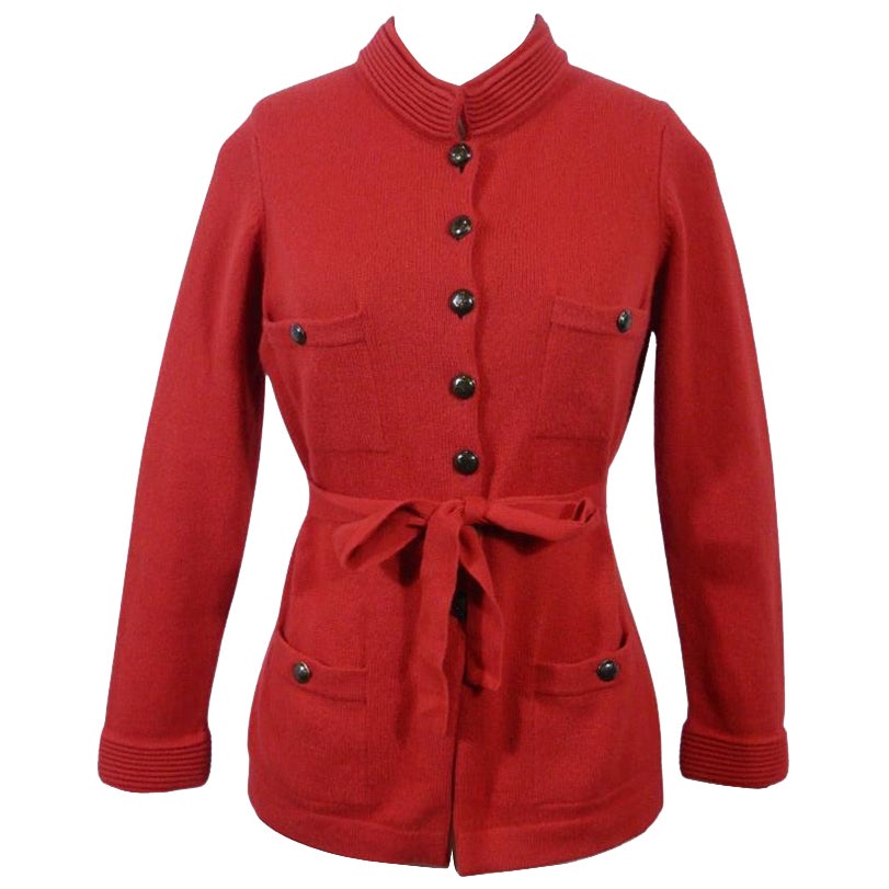 Pull cardigan à ceinture en cachemire rouge Chanel 2010