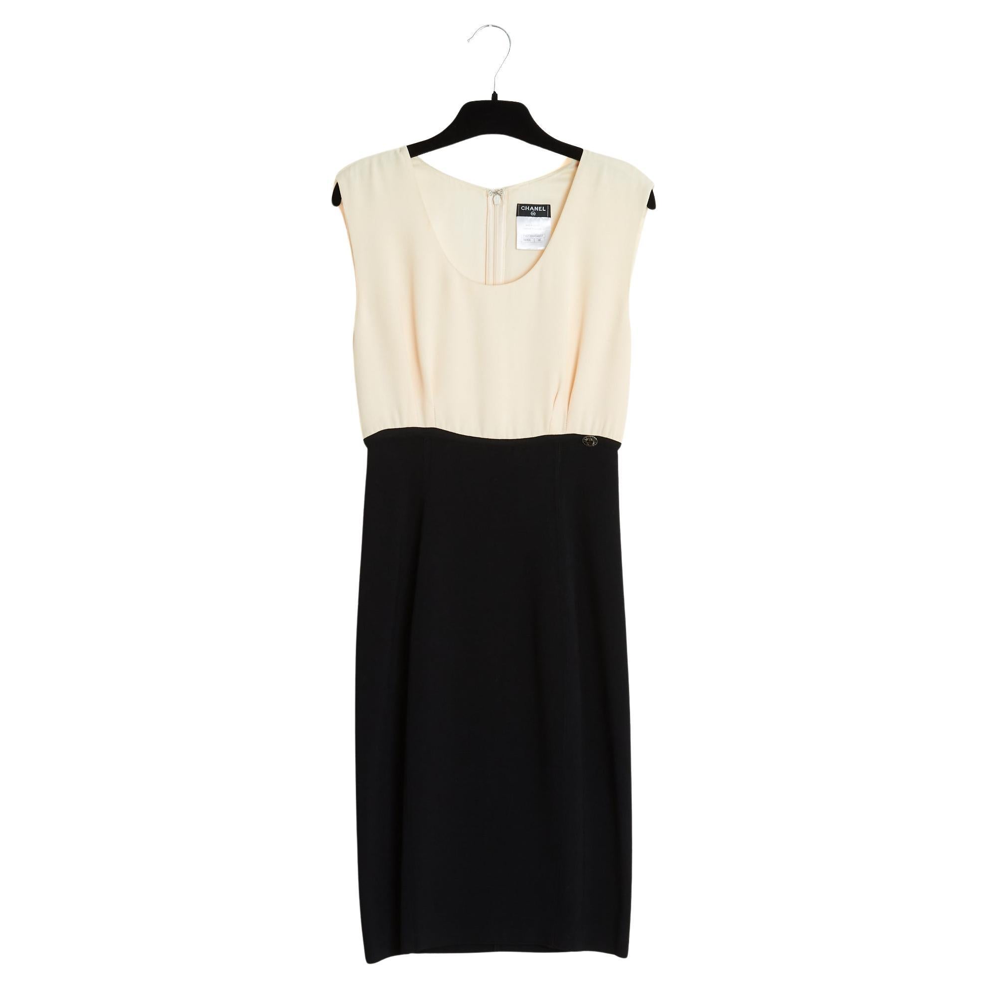 Chanel 2010 Robe FR36 2 Tones Ecru Silk and Black Knit Minimal Dress UK8 US6 For Sale