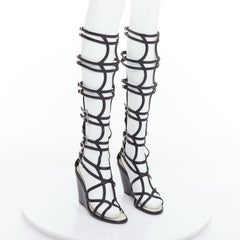 CHANEL 2010 Laufsteg schwarze Leder Gladiator-Keilsandalen EU38