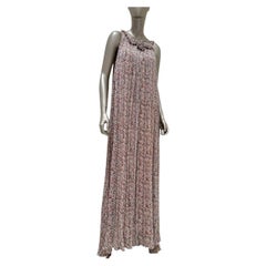 Vestido largo de seda con estampado artístico de Chanel de 2010, talla FR 36, con escote de rosetas con volantes