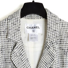 Chanel 2010 Veste FR40 White Black Cotton Tweed  Sleeveless Jacket UK12 US10