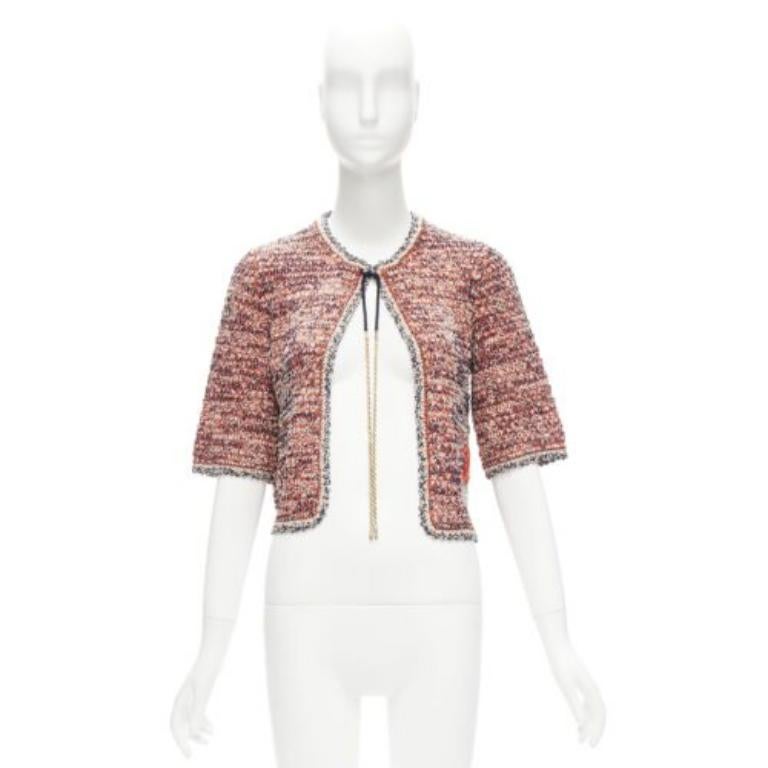 Chanel 2011, giacca cropped in maglia boule rossa con logo CC e catena d'oro FR36 S in vendita 5