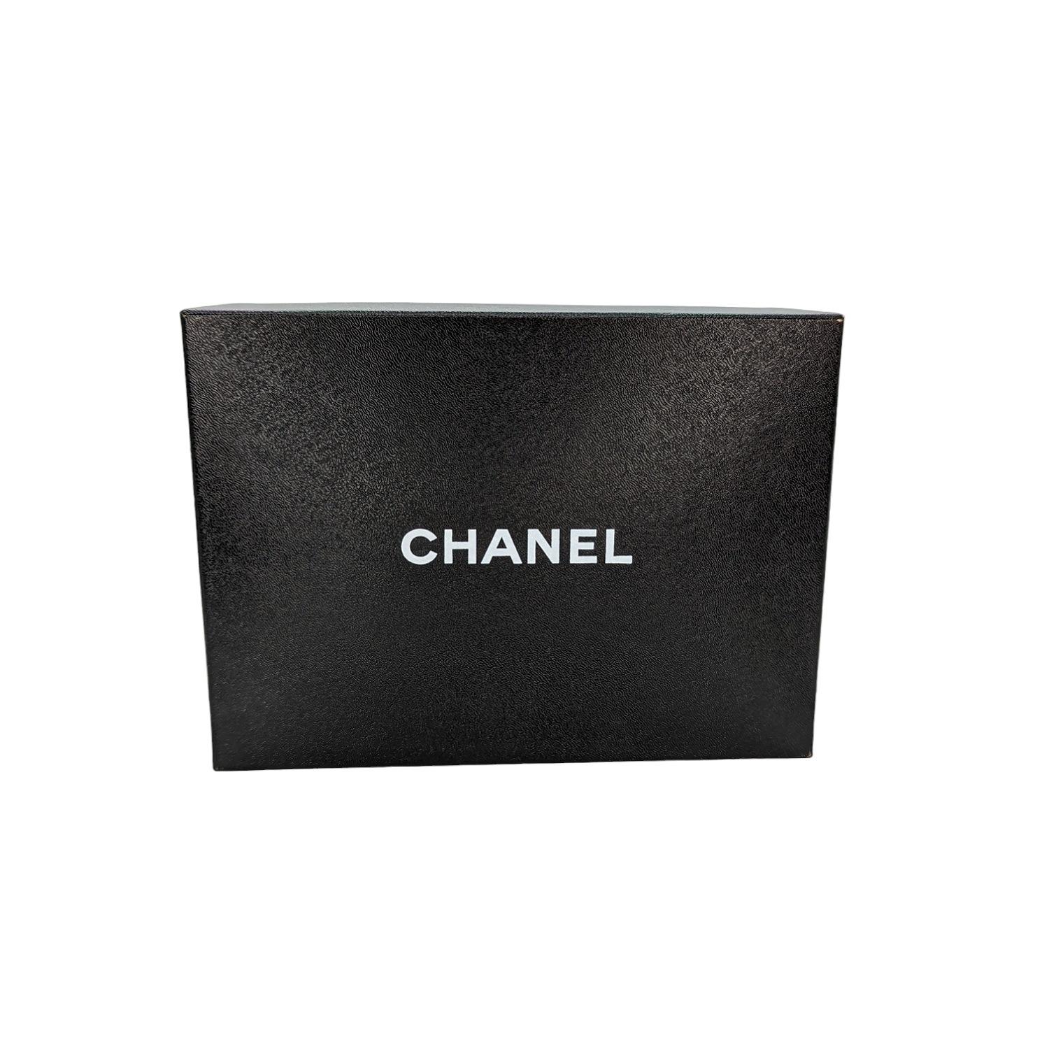 Chanel 2011 Rouge Caviar Classic Wallet On Chain WOC 5