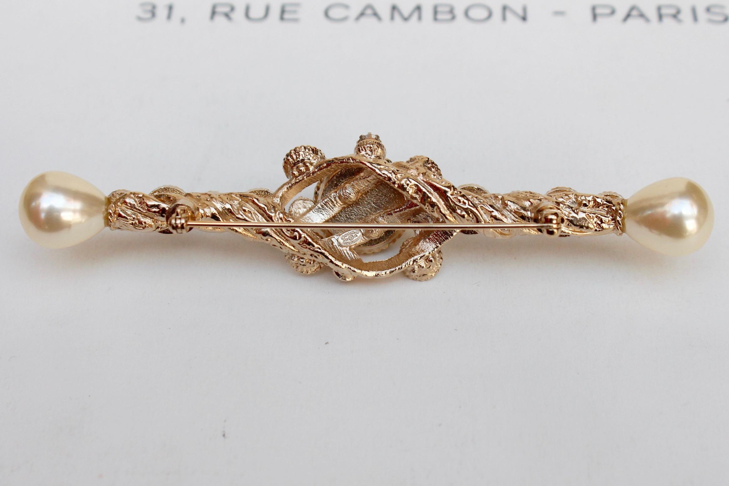 Women's CHANEL 2011A Gilted metal long brooch with glass paste and pearly cabochons For Sale
