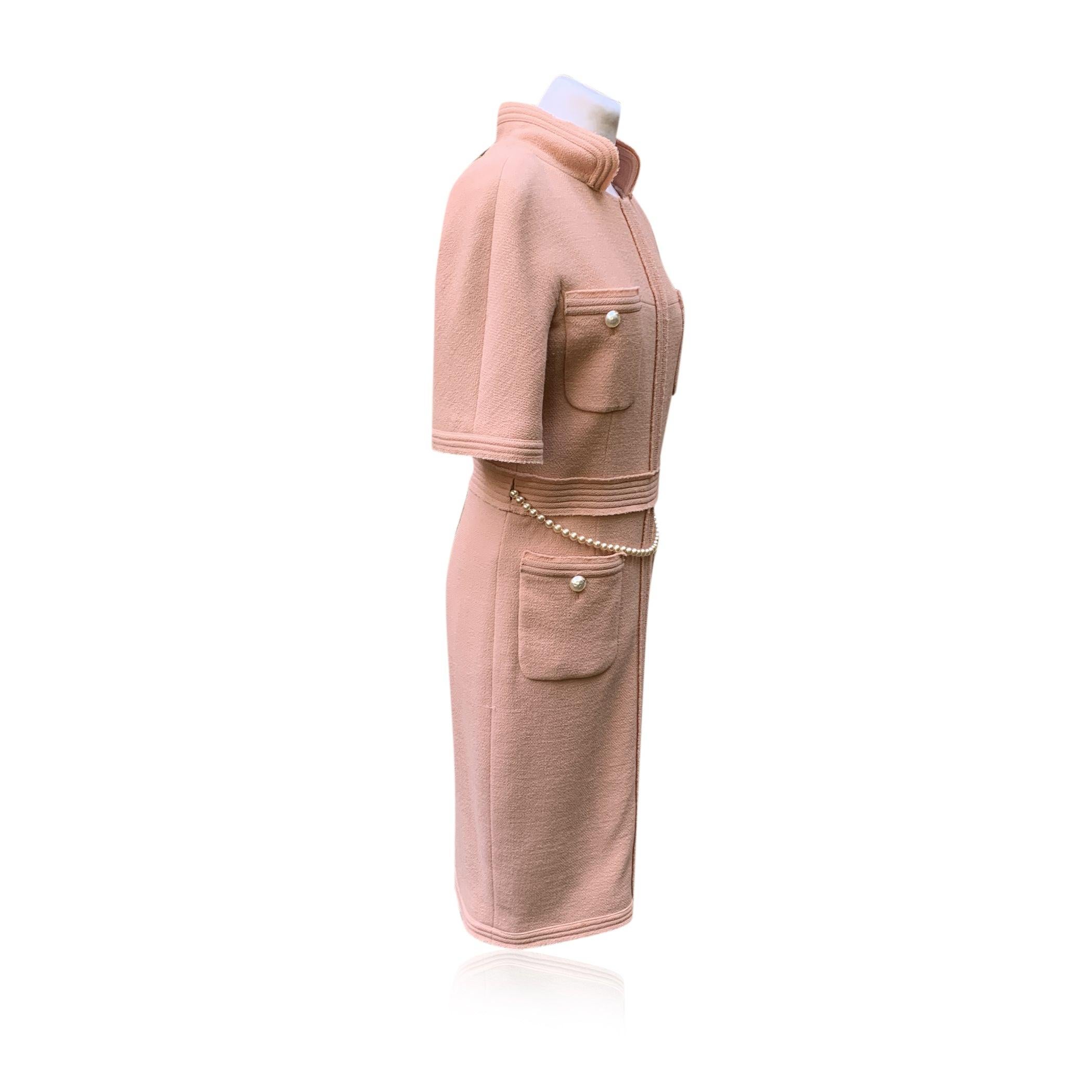 Elegante vestido de tweed en mezcla de lana de la colección de primavera 2012 