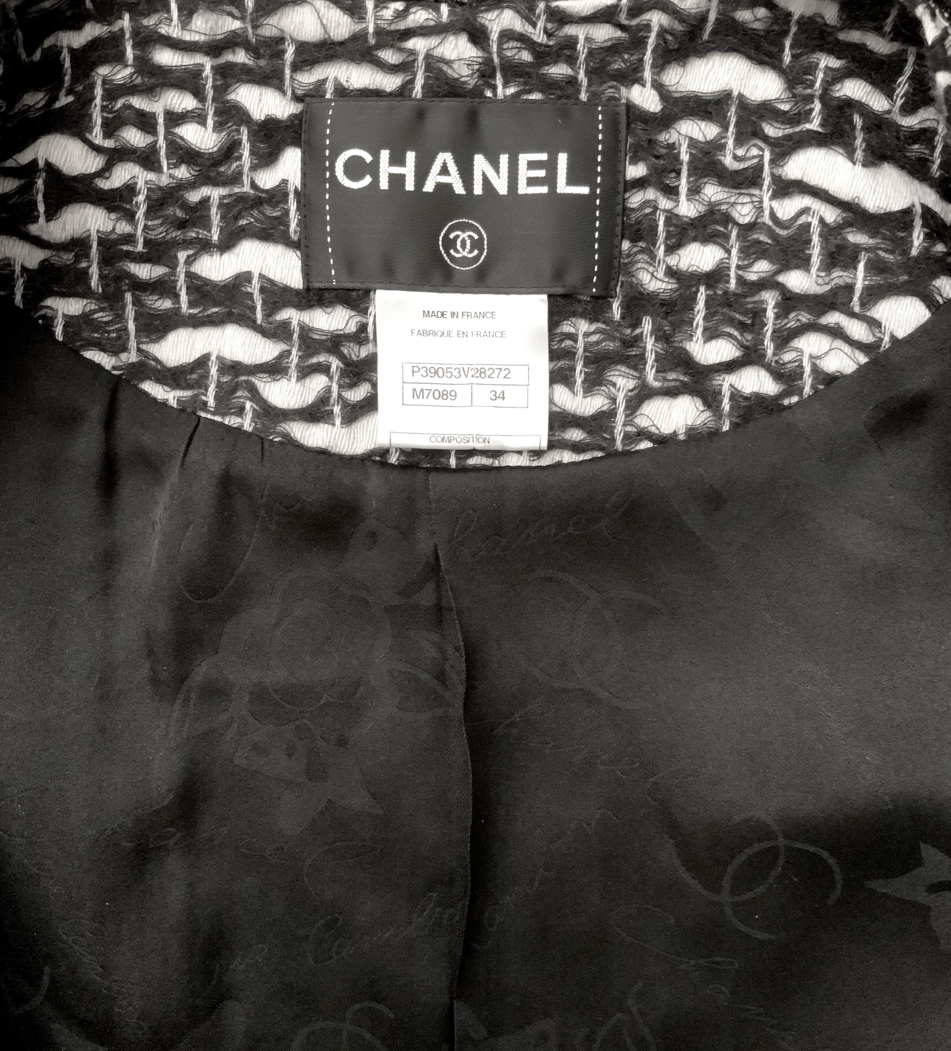 Chanel 2012 Black and White Wool Tweed Jacket 2