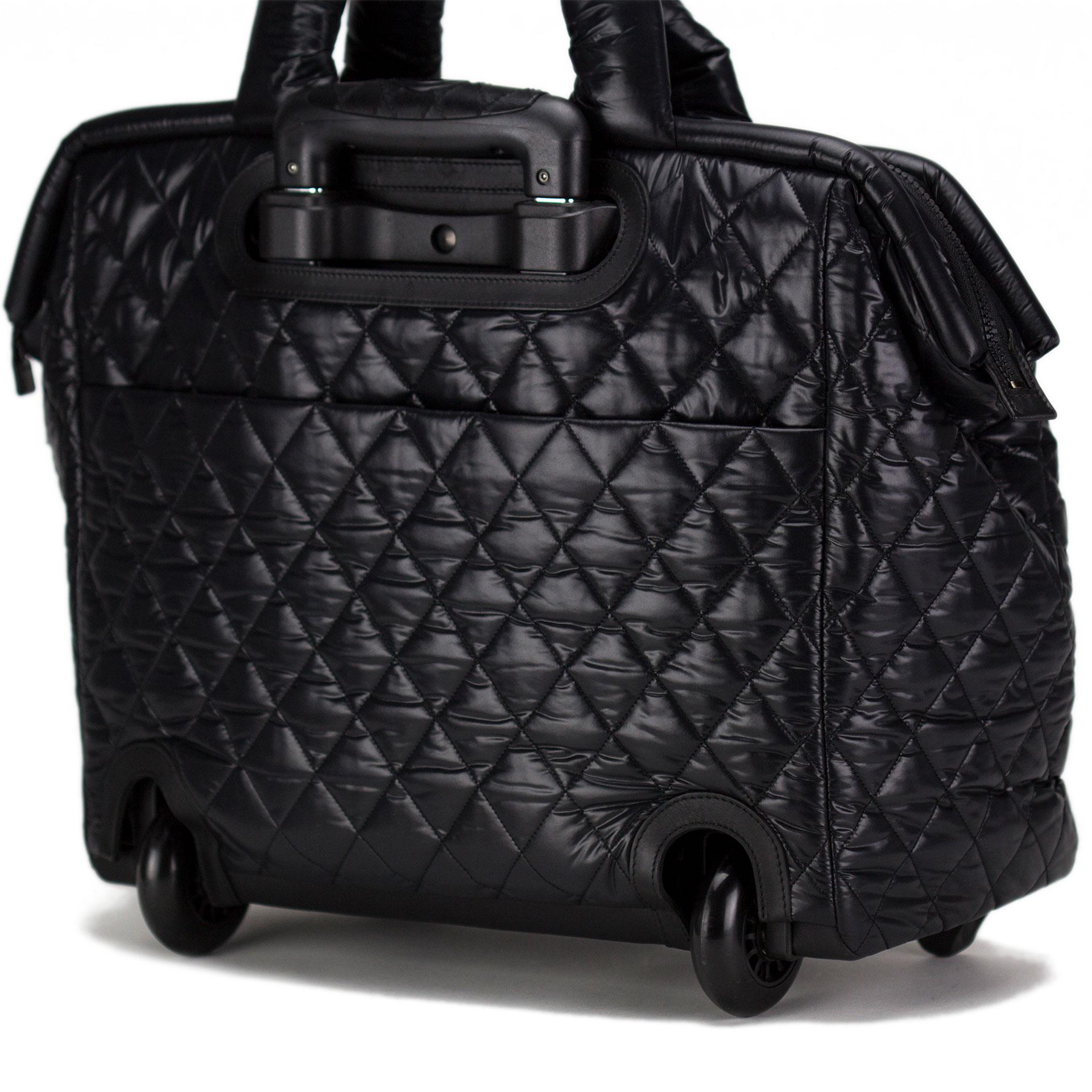 Chanel 2012 Coco Cocoon Gesteppte Fall Carry On Trolley Travel Schwarz Gepäcktasche im Angebot 4