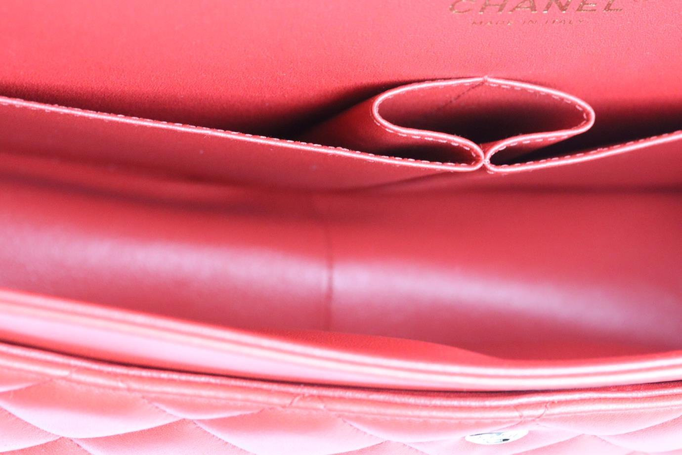 Chanel 2012 Maxi Klassische gesteppte Leder-Umhängetasche mit doppelter Klappe im Angebot 5