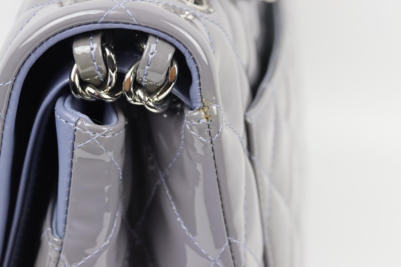 Chanel 2012 Maxi Classic Classic Leather Quilted Patent Leather Double Flap Shoulder Bag (Sac à bandoulière à double rabat en cuir verni matelassé) en vente 1