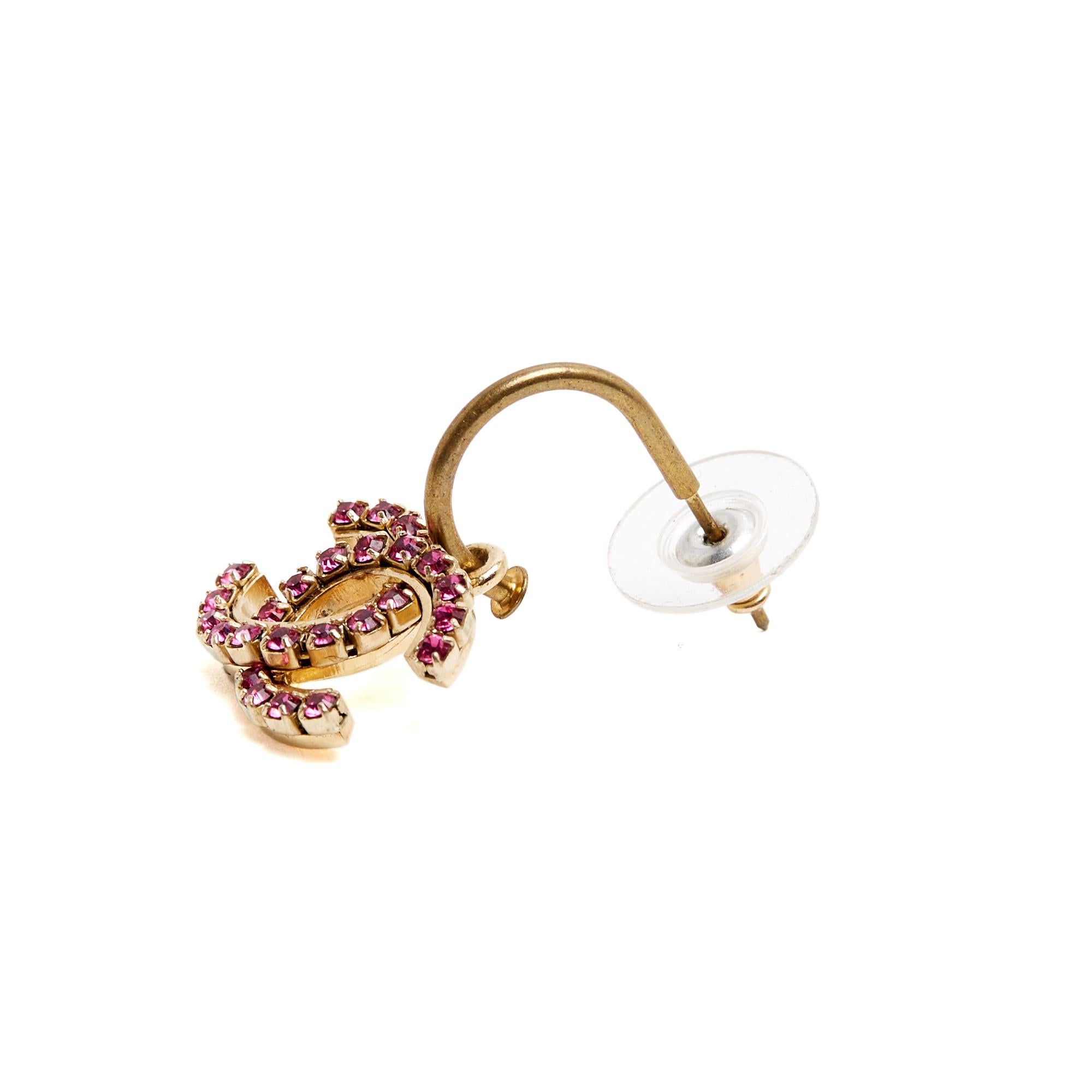 Chanel 2012 Mono Boucle Oreille Creole CC golden metal single  Hoop Earring In Excellent Condition In PARIS, FR