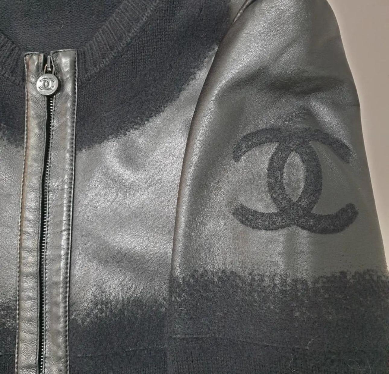 CHANEL 2012 Wool & Leather Sweater Dress Coat  In Good Condition For Sale In Krakow, PL