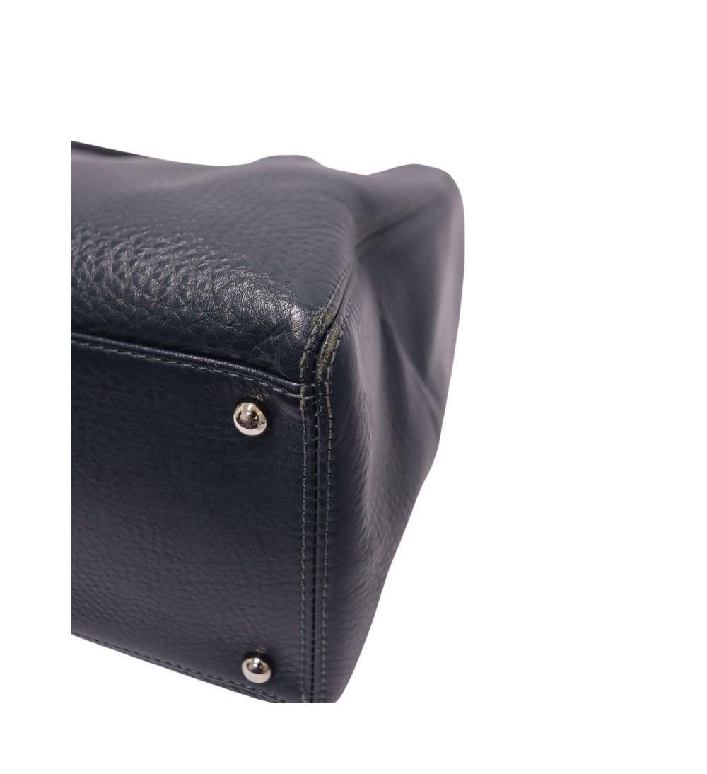 Chanel 2013/2014 - Grand sac fourre-tout Executive Cerf en cuir bleu marine en vente 7
