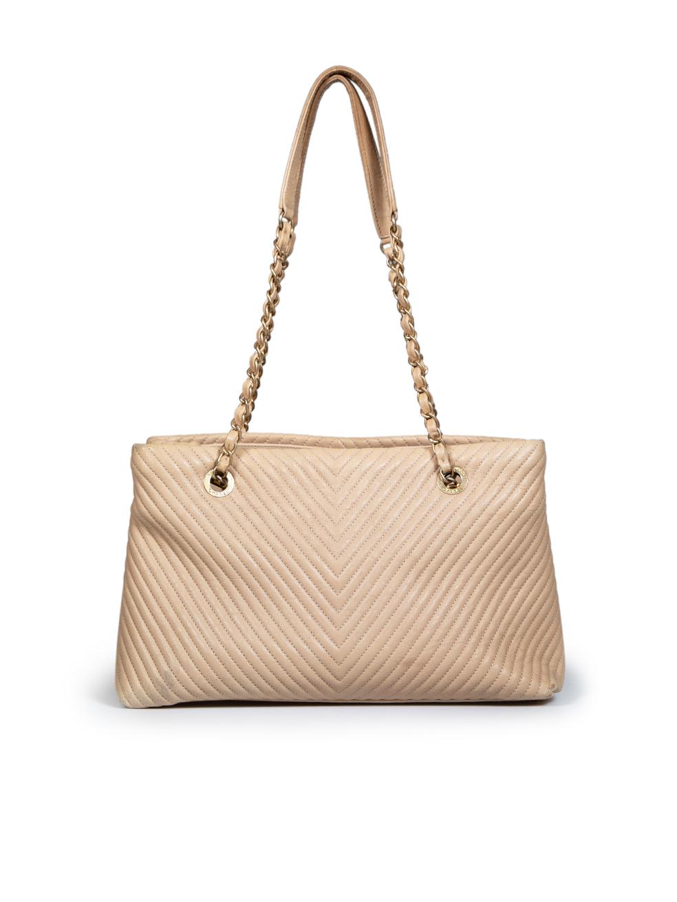 Chanel 2013-2014¬†Beige Leather Chevron Charm Tote In Excellent Condition In London, GB