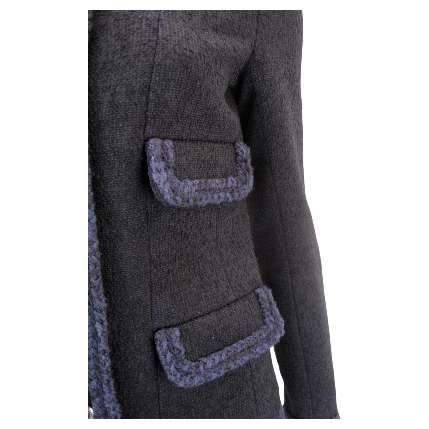 Chanel 2013 Chaqueta de lana negra de tweed con ribetes trenzados en Excelente Estado en Oakland, CA