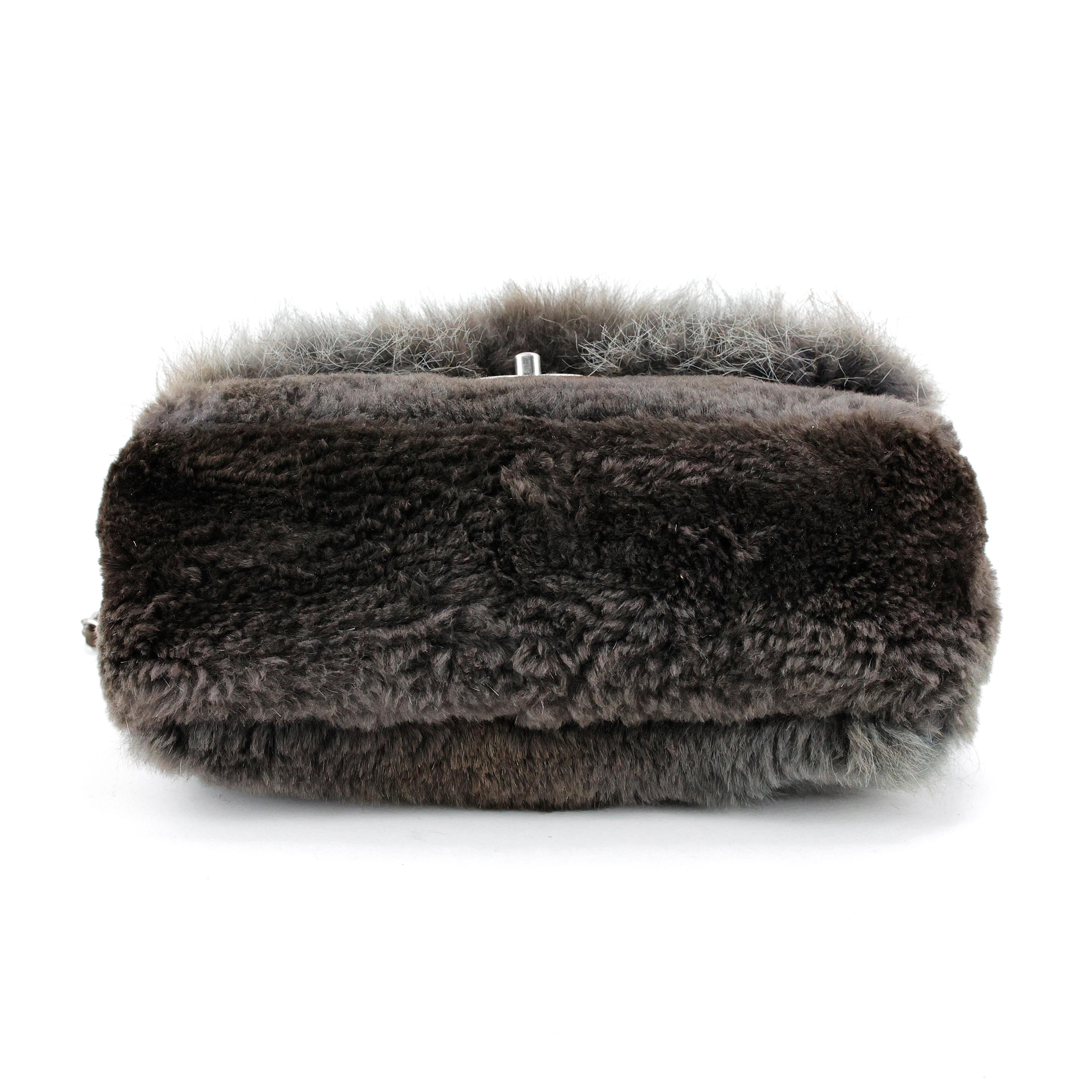 Chanel 2013 Grey Fur CC Flap Bag In Good Condition For Sale In Bressanone, Trentino-Alto Adige