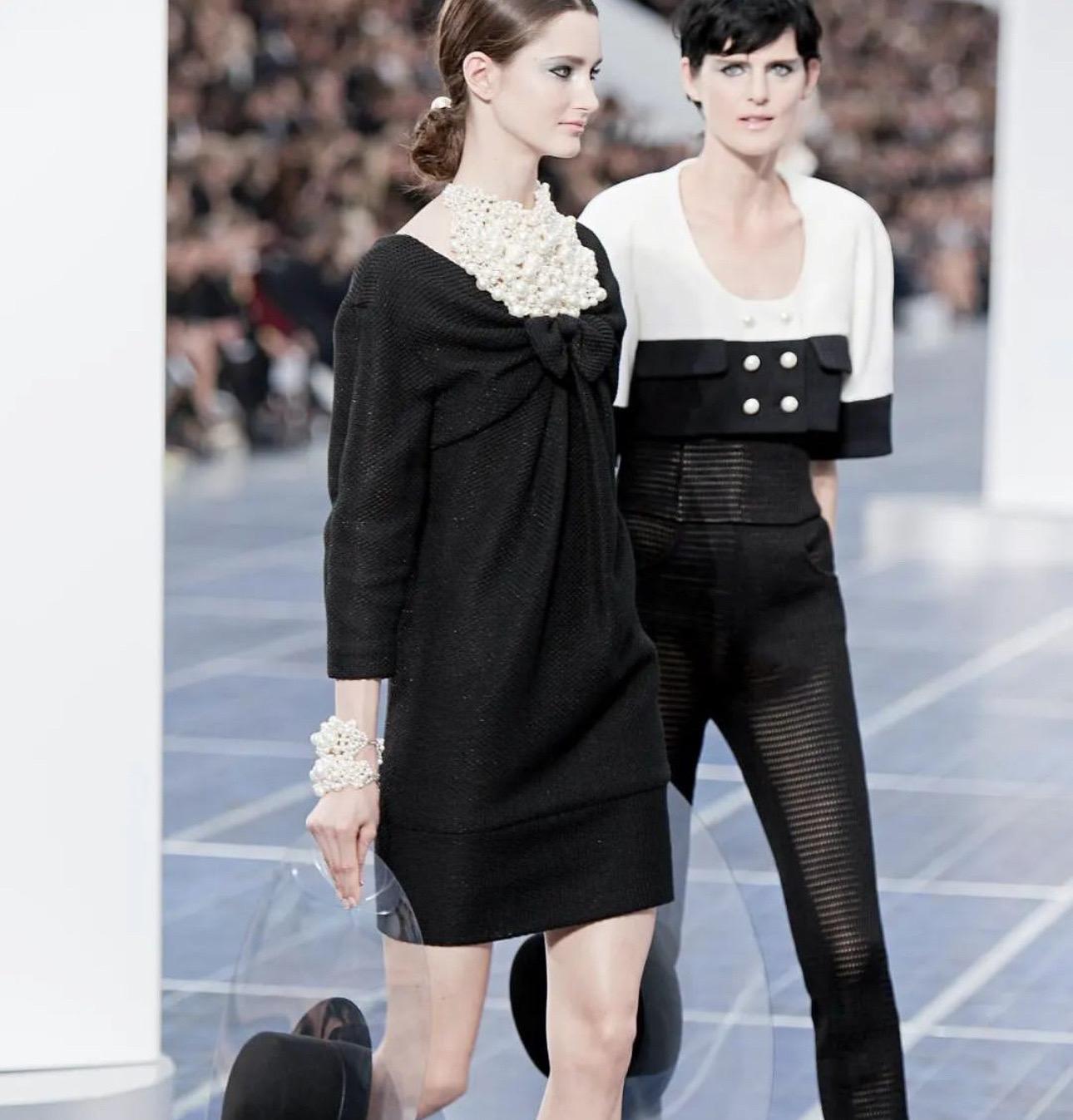 Chanel 2013 - Robe à nœud en maille en vente 1
