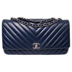 Chanel 2013 Große Marine Chevron Lammfell Klappe Tasche mit Silber-Ton Hardware
