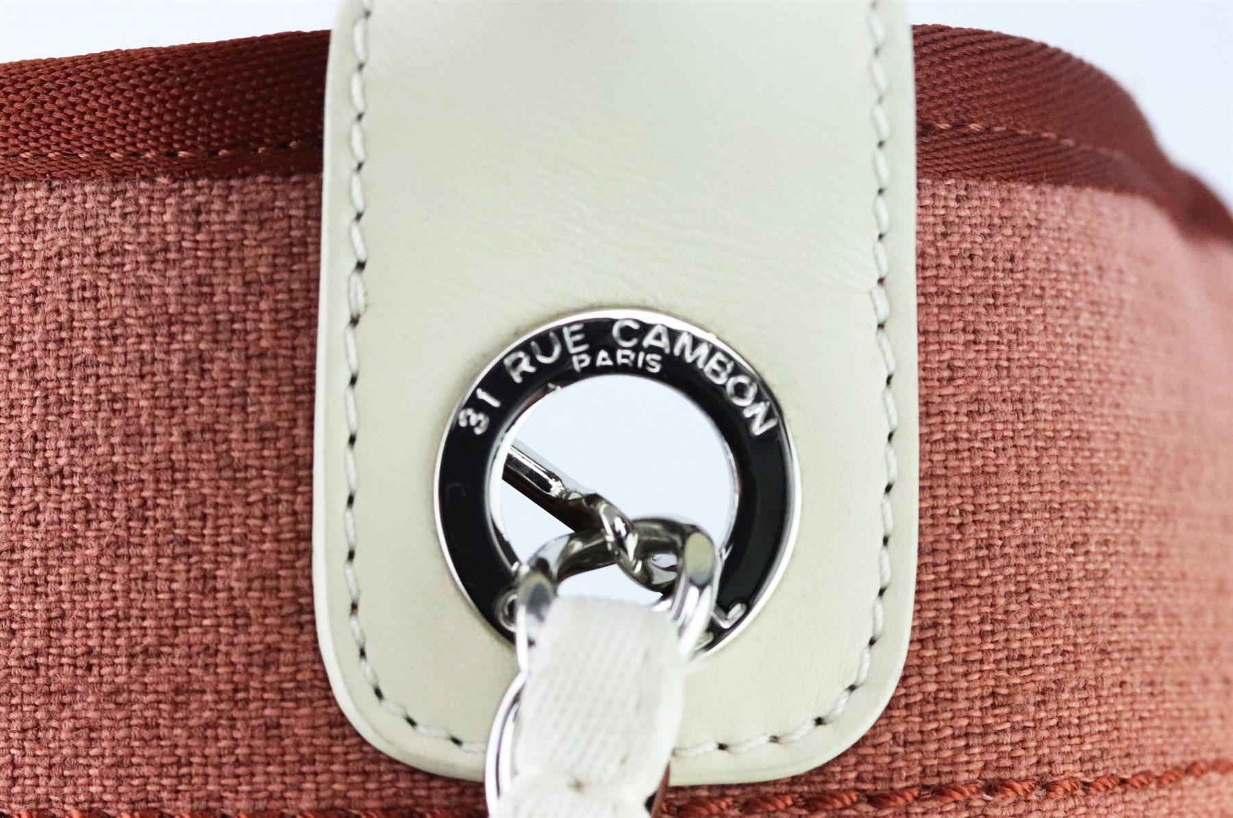 Chanel 2013 Borsa Tote media Deauville in pelle e tela 4