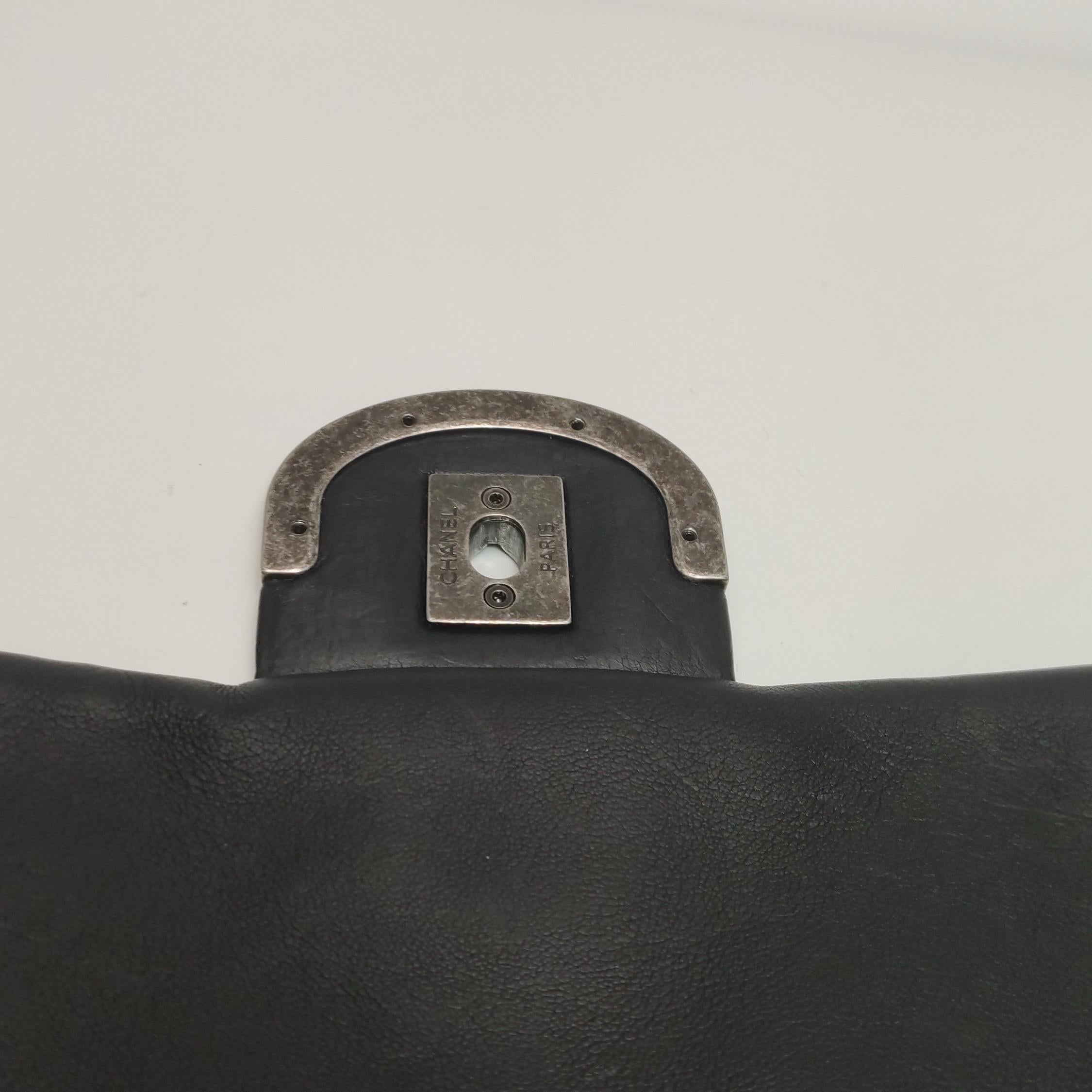 Chanel 2013 Paris-Edinburgh Borsa a spalla grande in pelle di vitello con patta nera in vendita 8