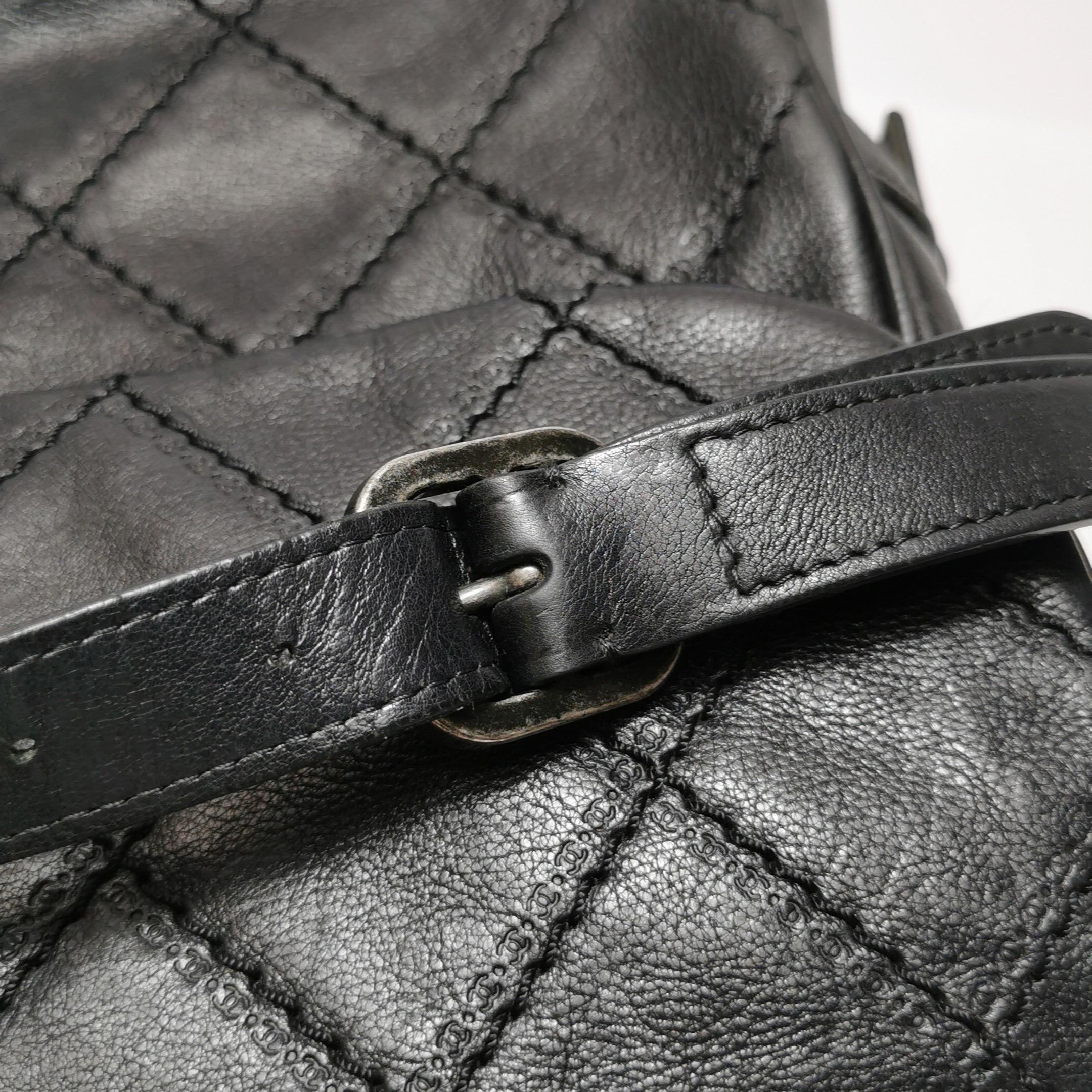 Chanel 2013 Paris-Edinburgh Borsa a spalla grande in pelle di vitello con patta nera in vendita 11