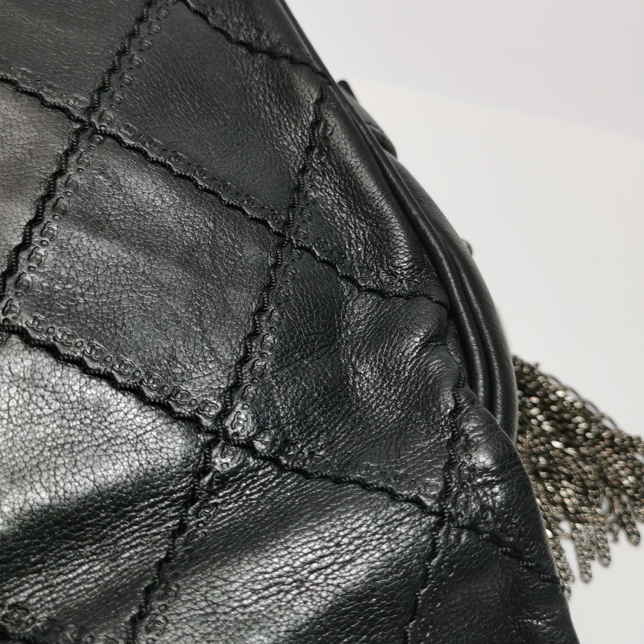 Chanel 2013 Paris-Edinburgh Borsa a spalla grande in pelle di vitello con patta nera in vendita 12