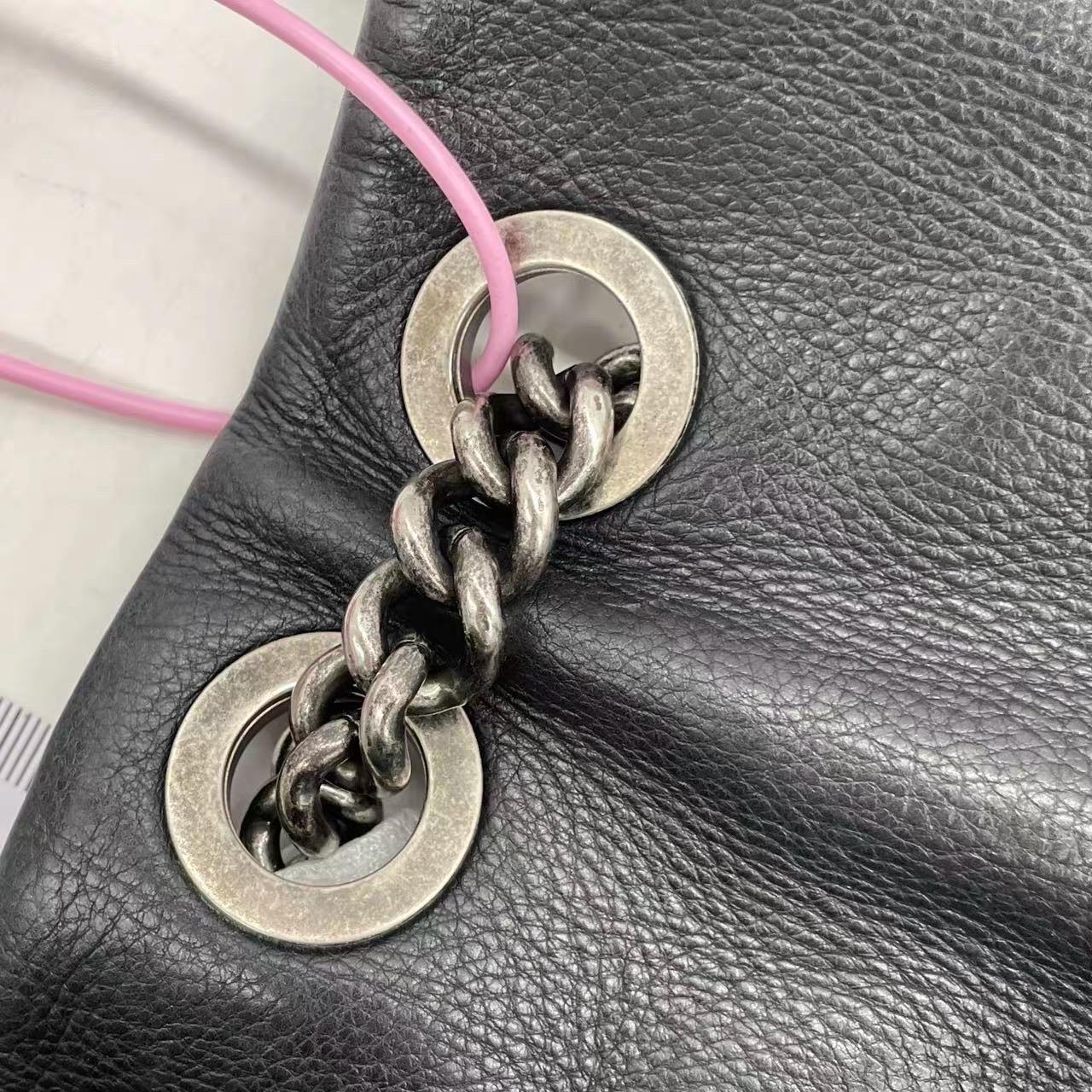 Chanel 2013 Paris-Edinburgh Large Black Flap Calfskin Leather Shoulder Bag en vente 13