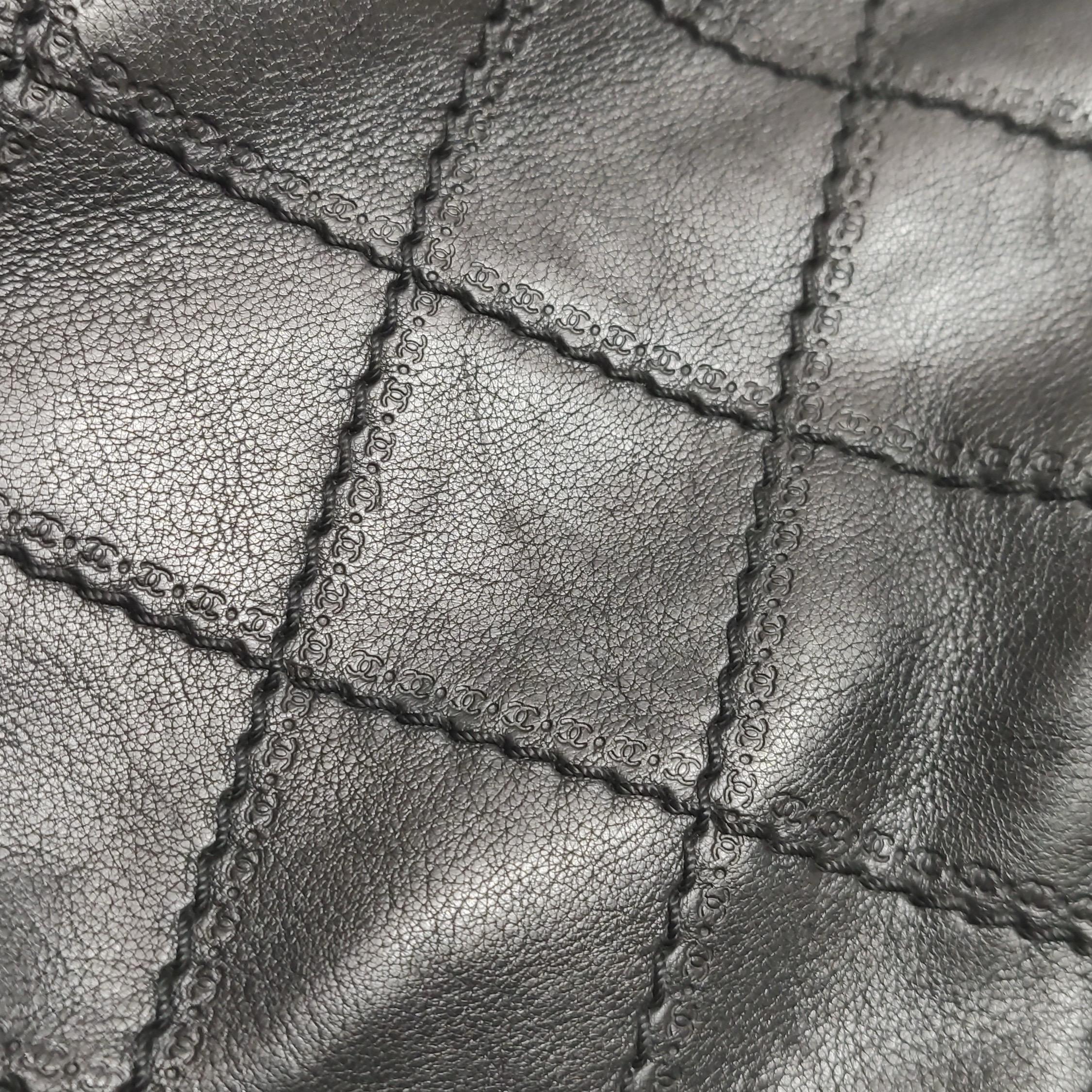 Chanel 2013 Paris-Edinburgh Borsa a spalla grande in pelle di vitello con patta nera in vendita 14