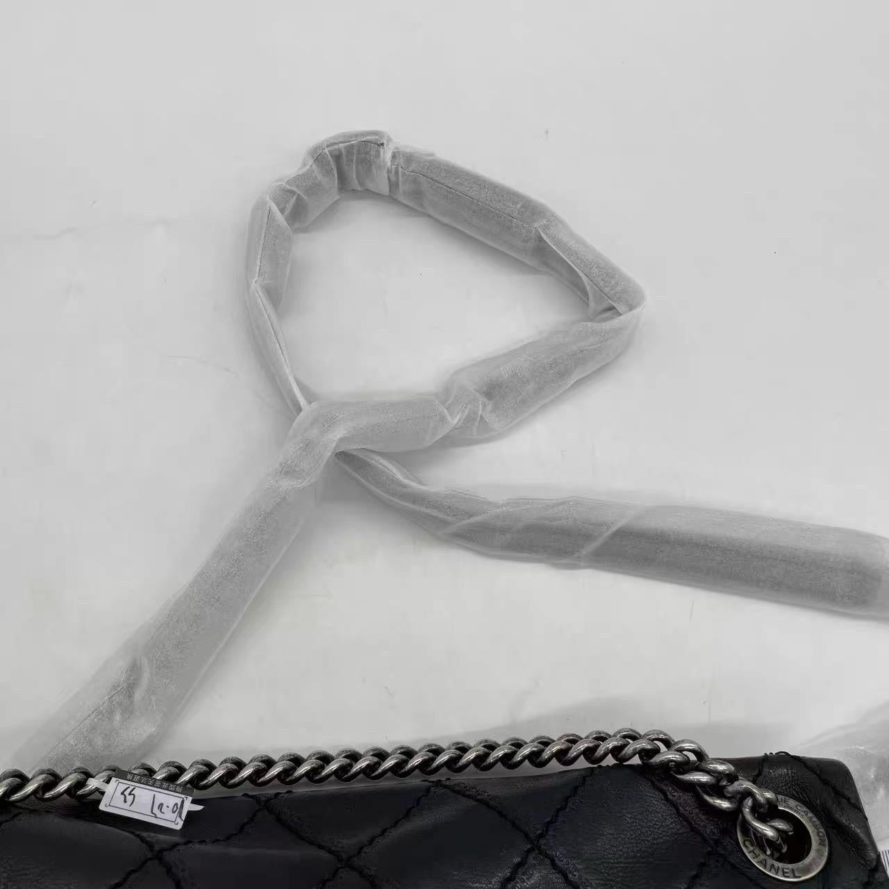 Chanel 2013 Paris-Edinburgh Large Black Flap Calfskin Leather Shoulder Bag en vente 14